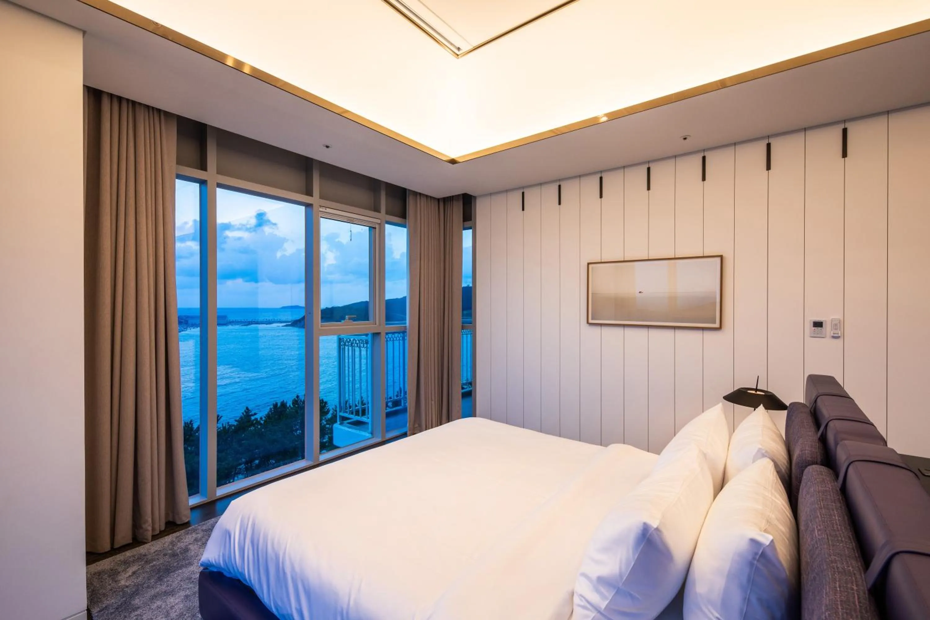 Bed in The Week & Resort