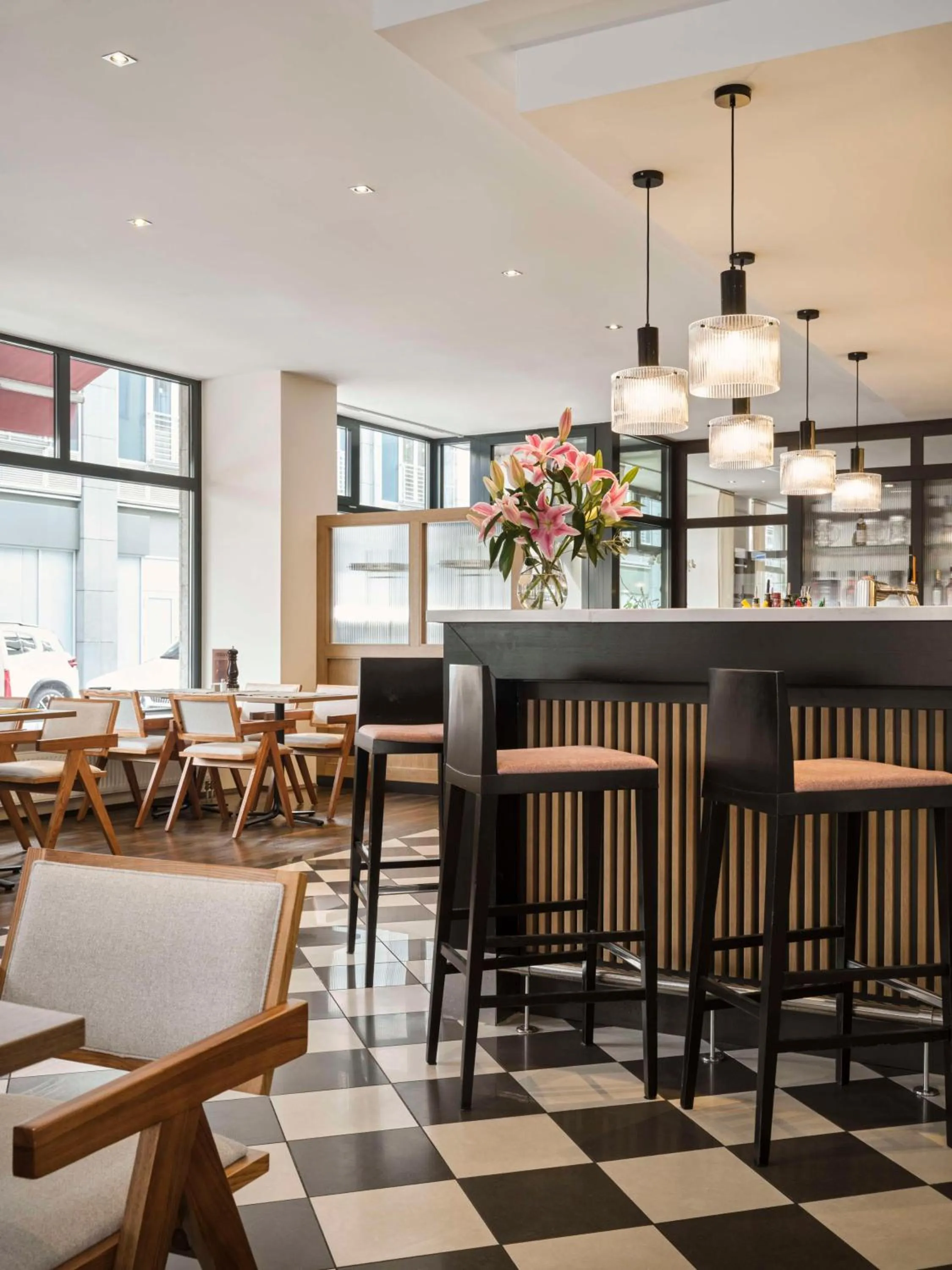 Restaurant/places to eat in Flemings Hotel München-City