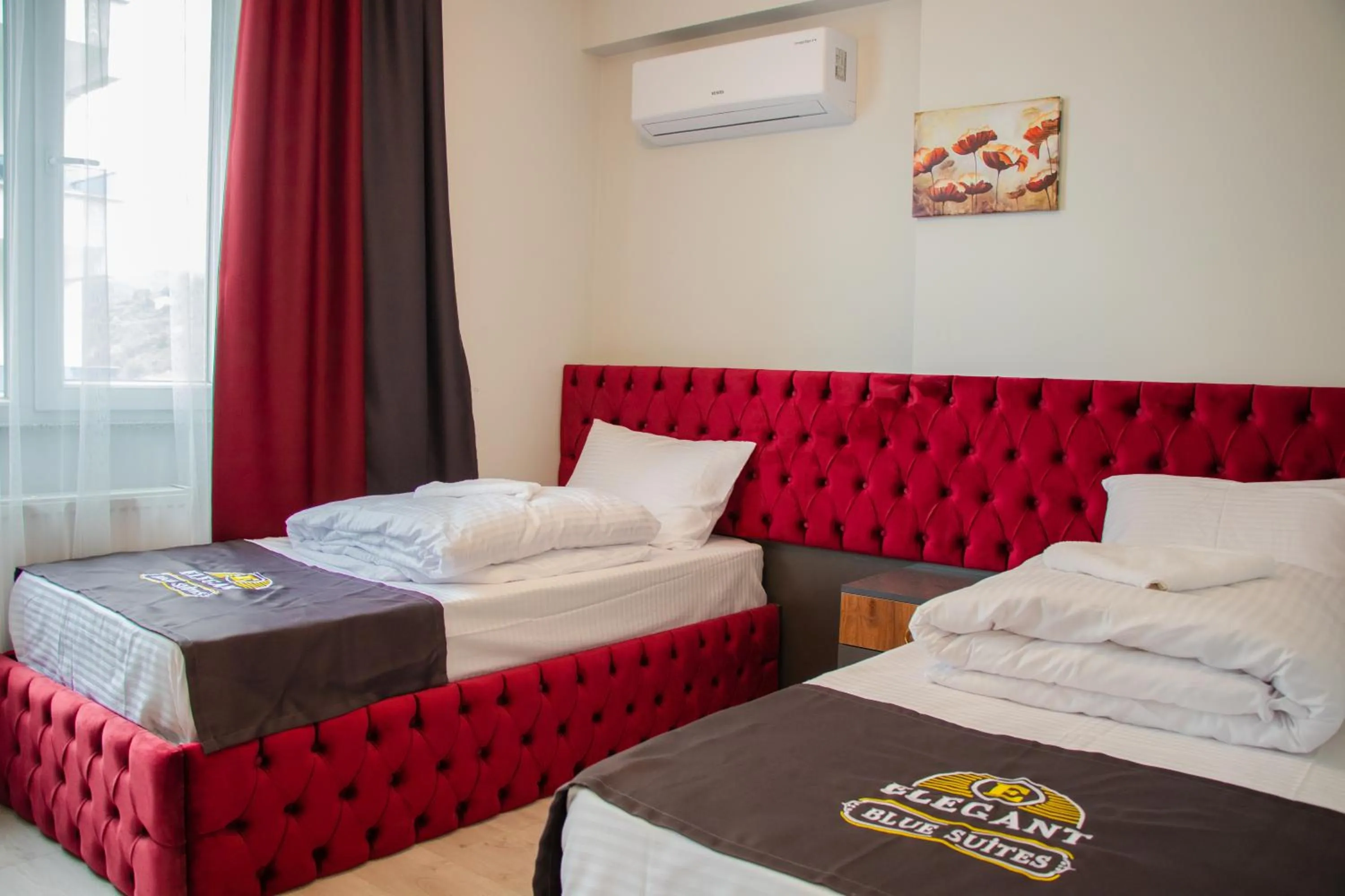 ELEGANT BLUE SUİTES