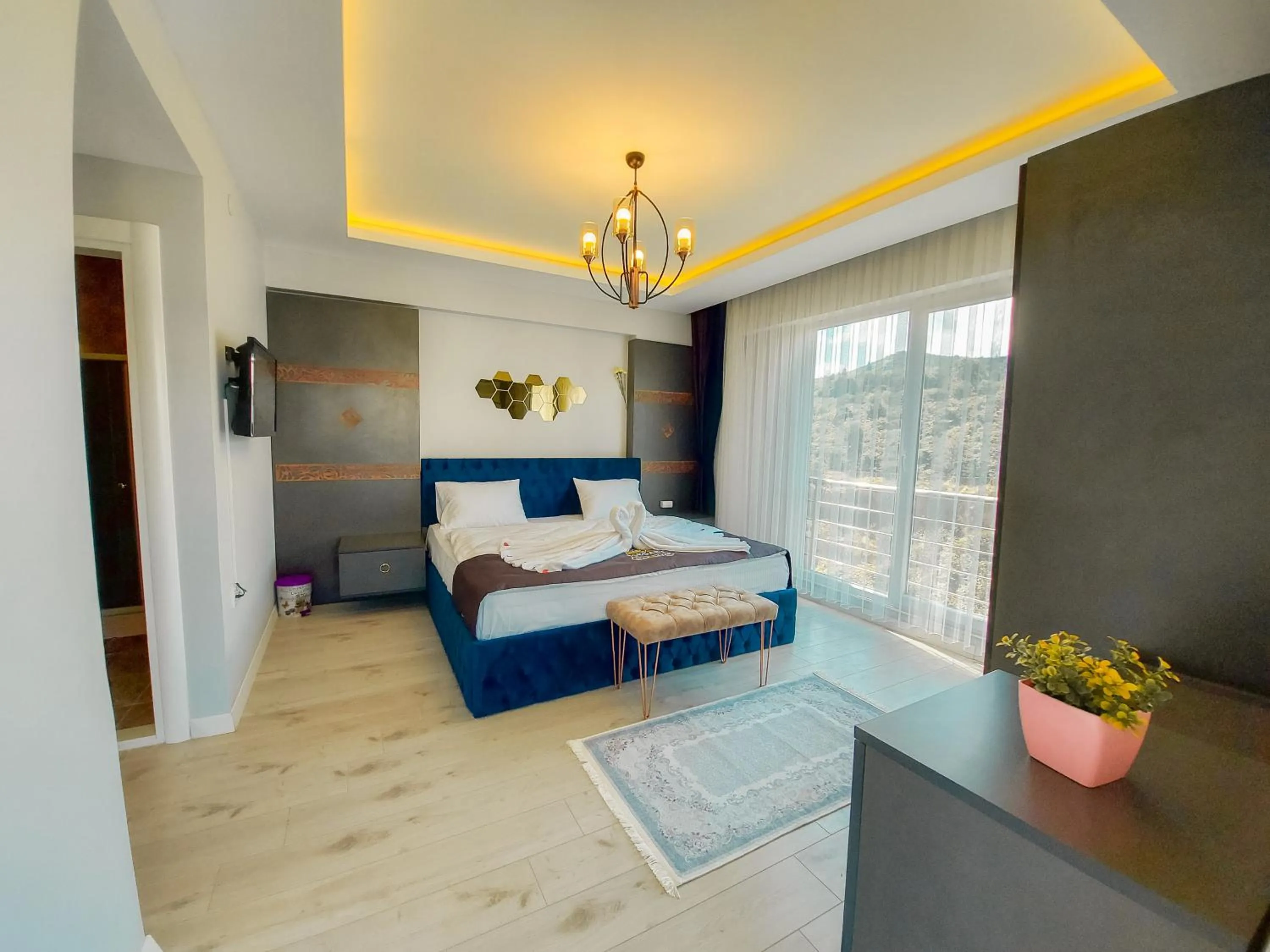 ELEGANT BLUE SUİTES