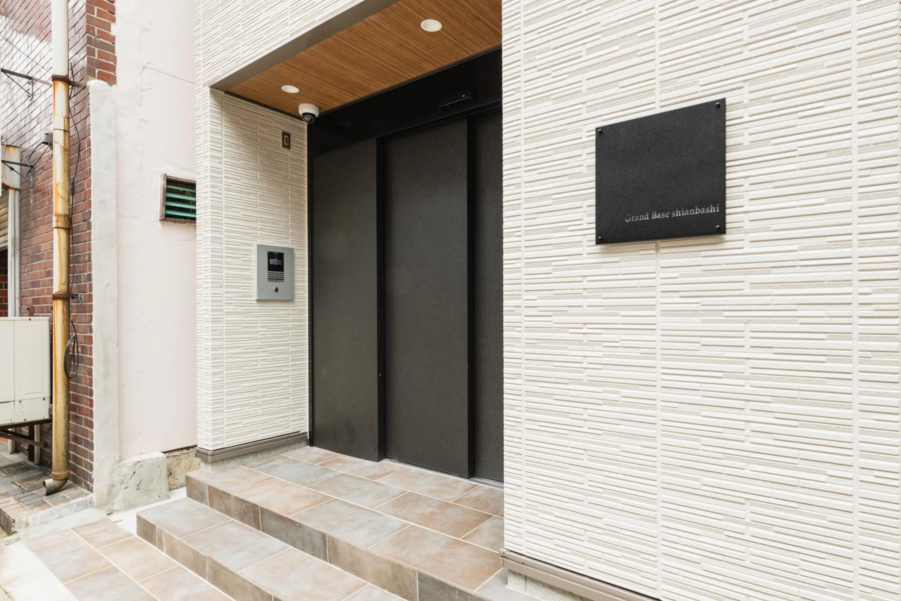 Property building in GRAND BASE Shianbashi