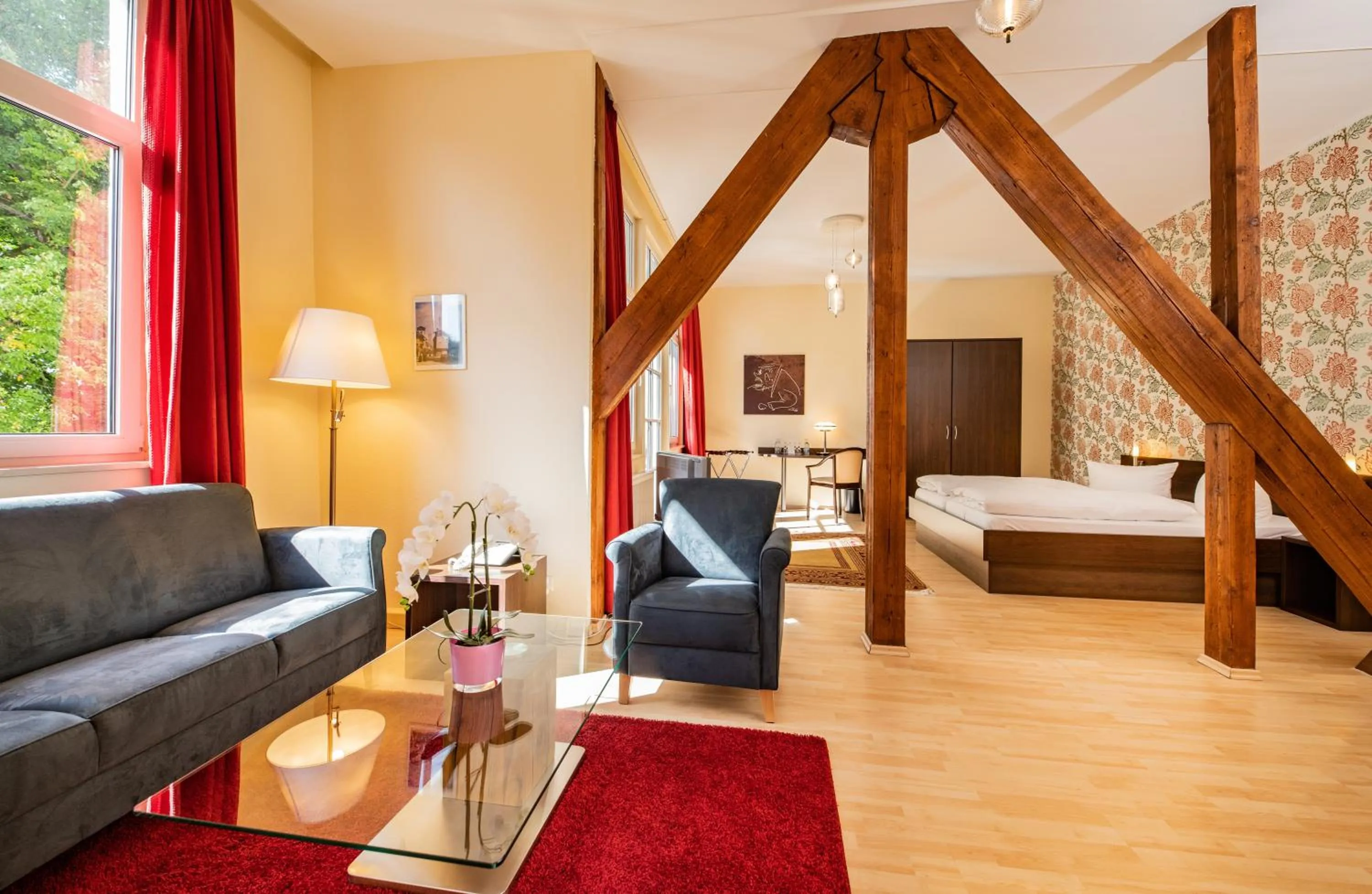 Balcony/Terrace, Bed in Kulturhotel Kaiserhof