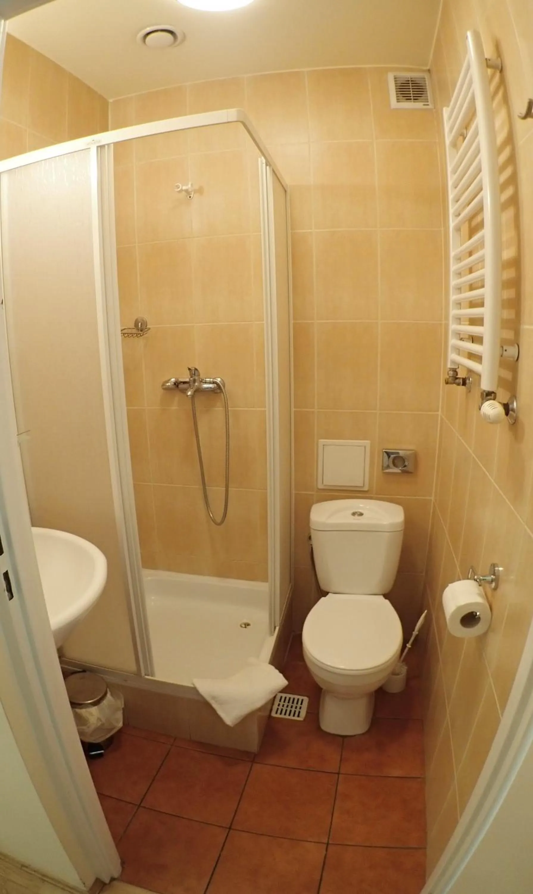 Shower in Nawojka Hotele Studenckie