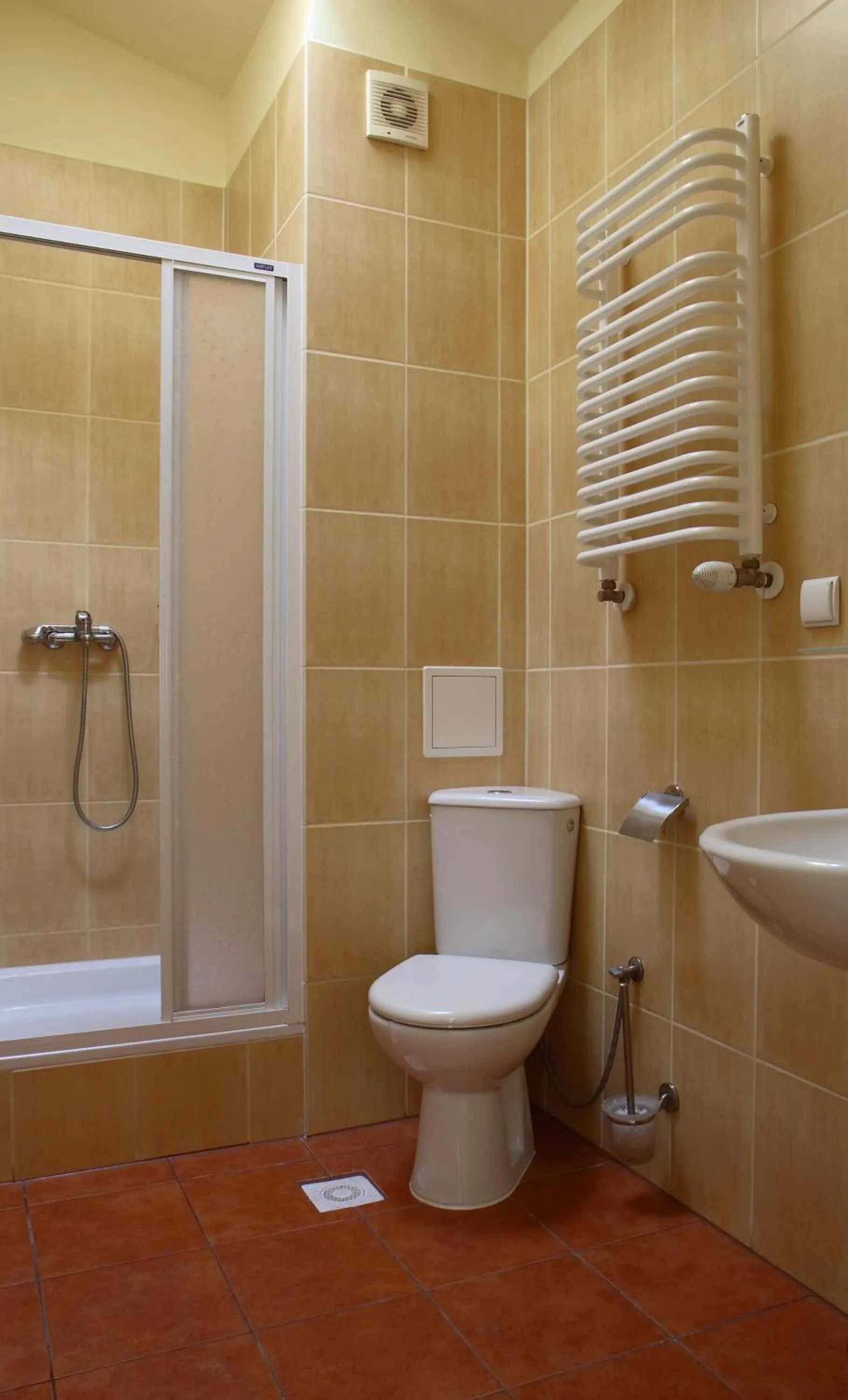 Shower in Nawojka Hotele Studenckie