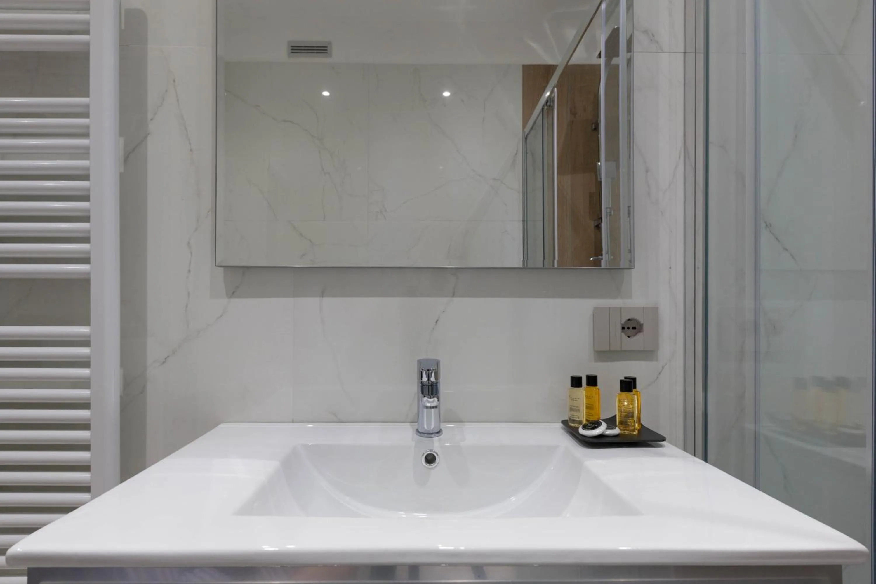 Bathroom in Teseo Rooms & Relax