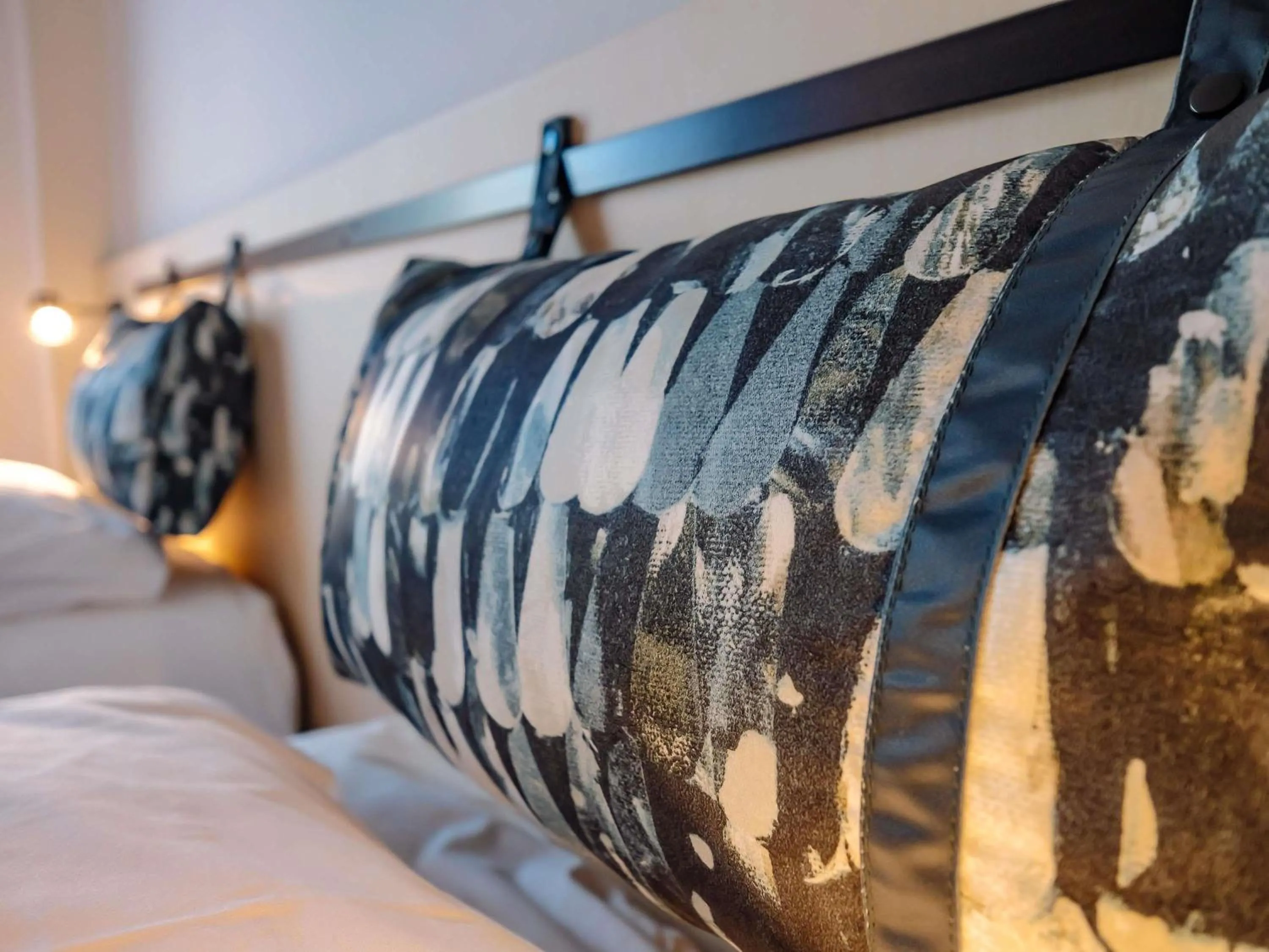 Bedroom, Bed in ibis Styles Bordeaux Lac Bruges