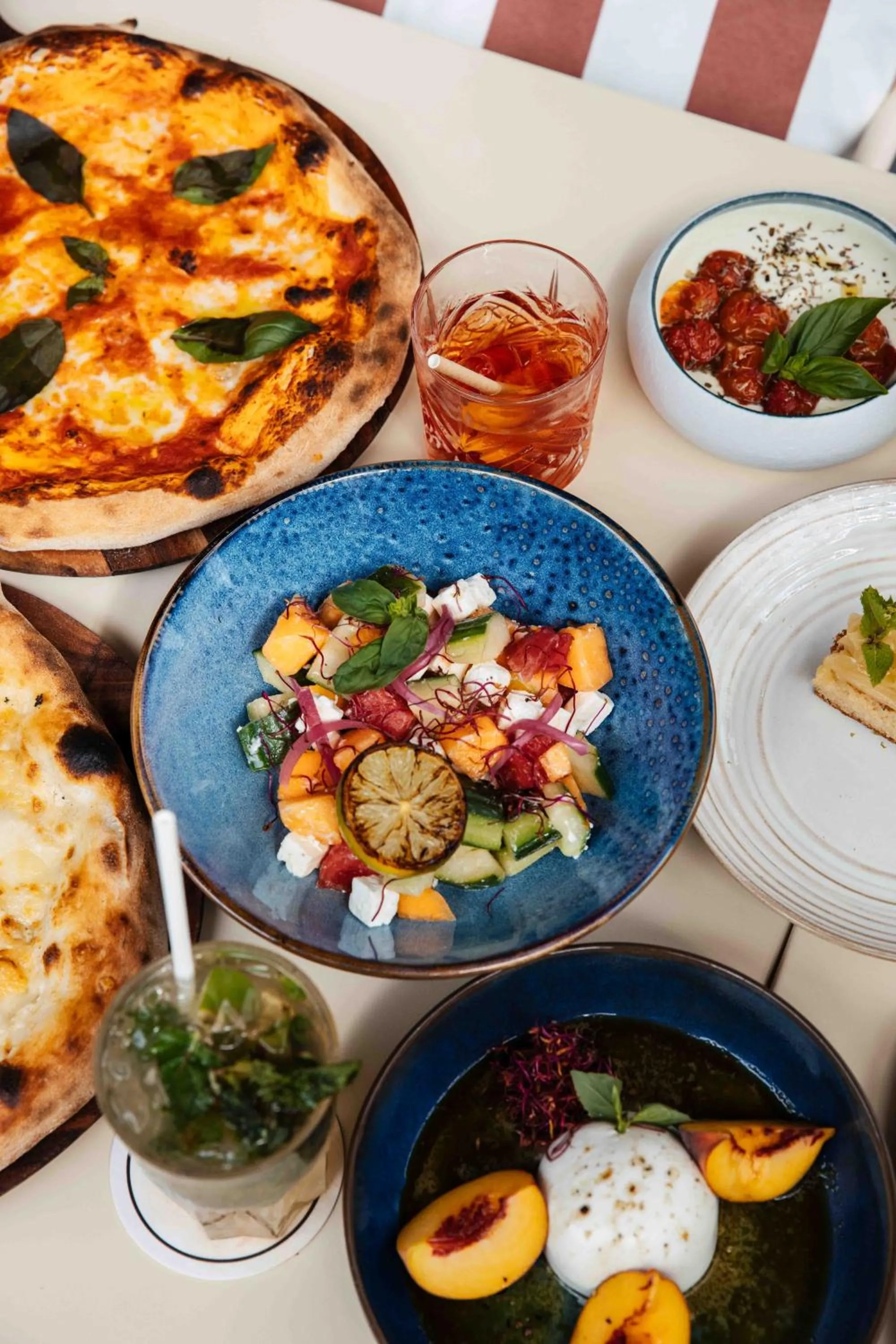 Restaurant/places to eat in Live Hotels Bordeaux Lac