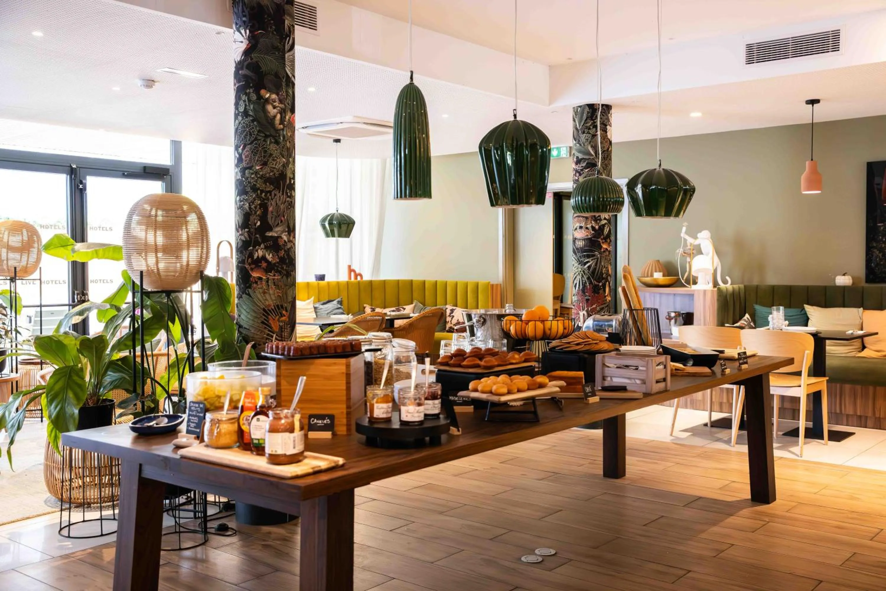 Breakfast in Live Hotels Bordeaux Lac