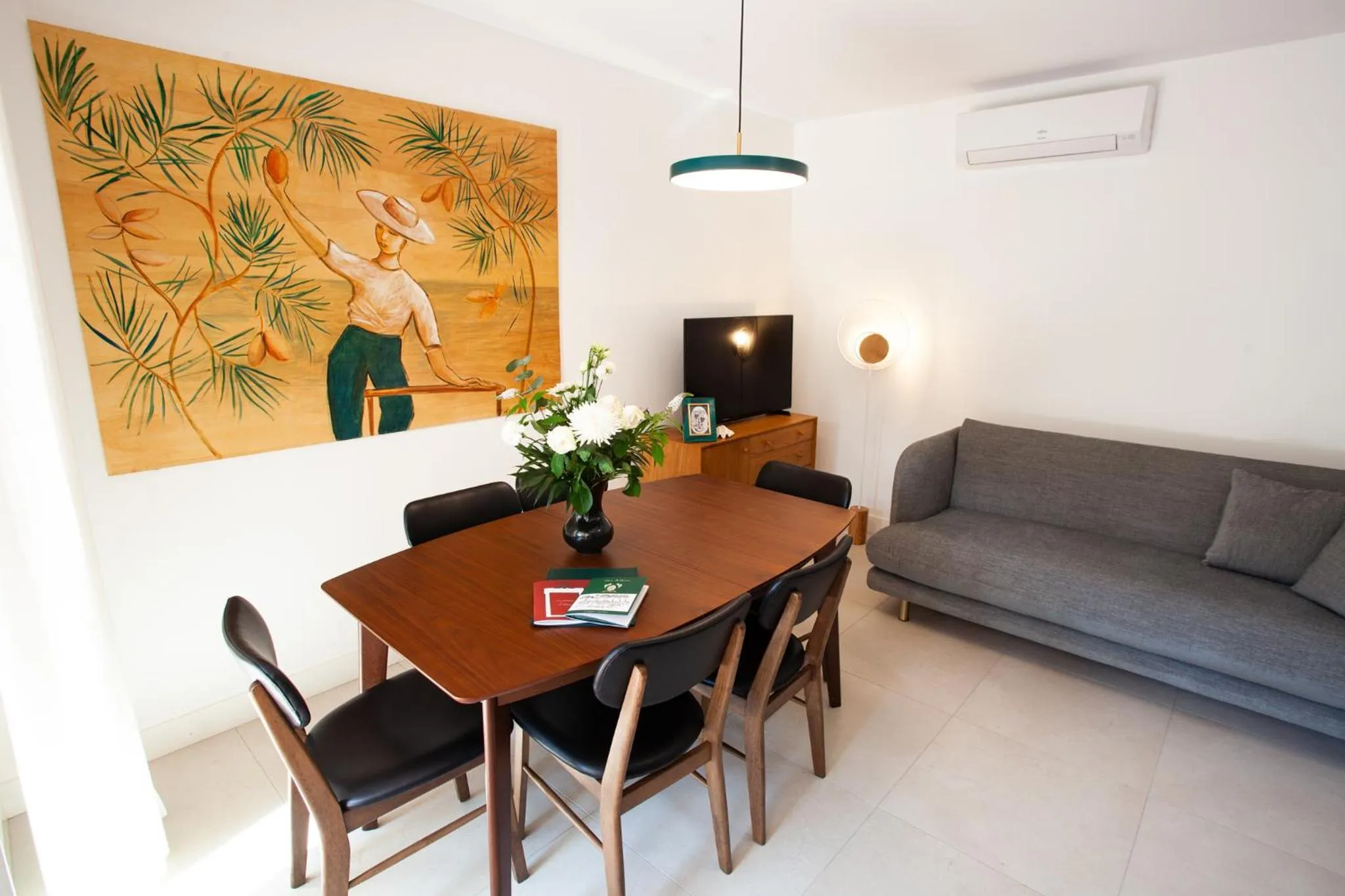 Kitchen or kitchenette in Villa Aitama