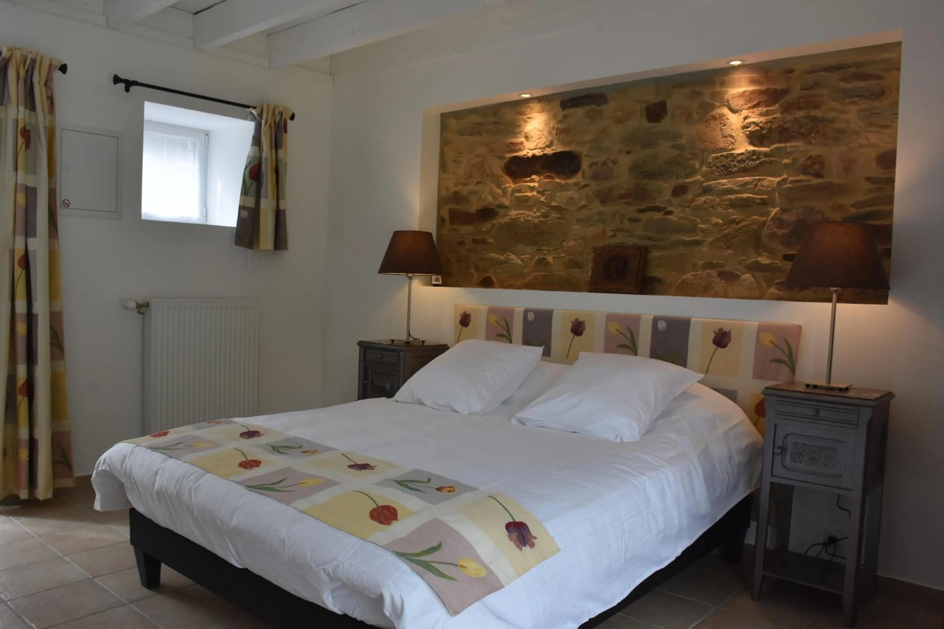 Photo of the whole room, Bed in Domaine des Fougères