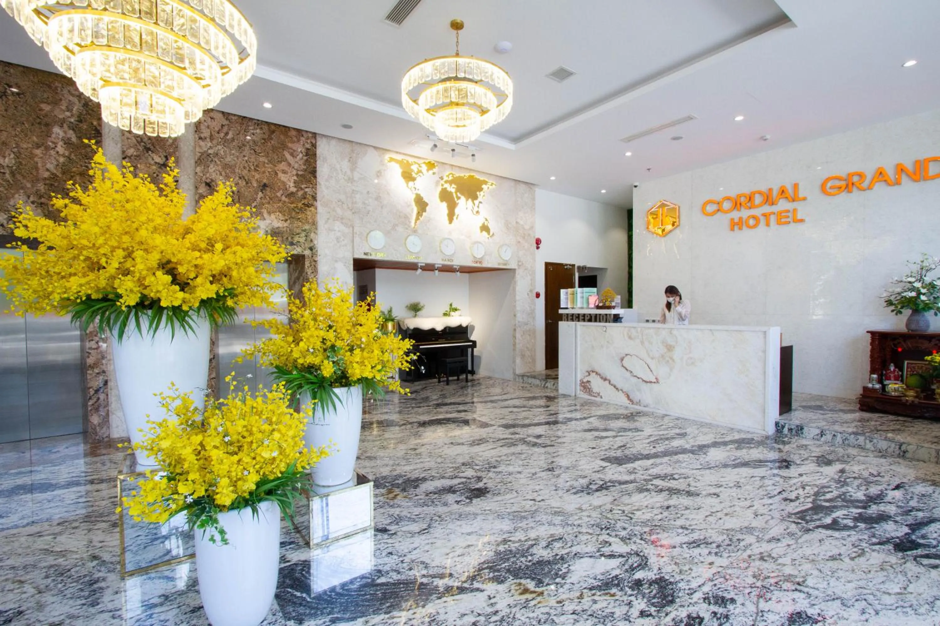 Communal lounge/ TV room in Cordial Grand Hotel Da Nang Beach - Infinity Rooftop Pool