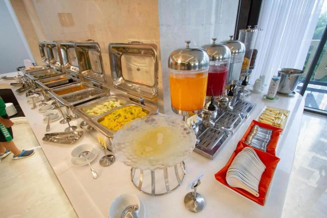 Kitchen or kitchenette in Cordial Grand Hotel Da Nang Beach - Infinity Rooftop Pool