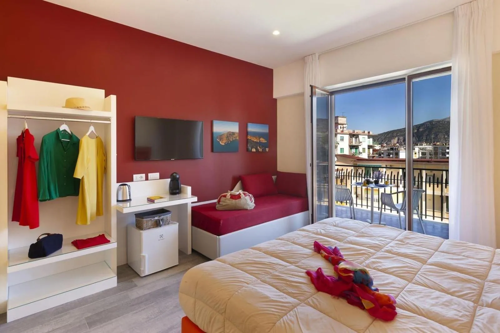 Bedroom, Bed in Parco Tasso Guest House