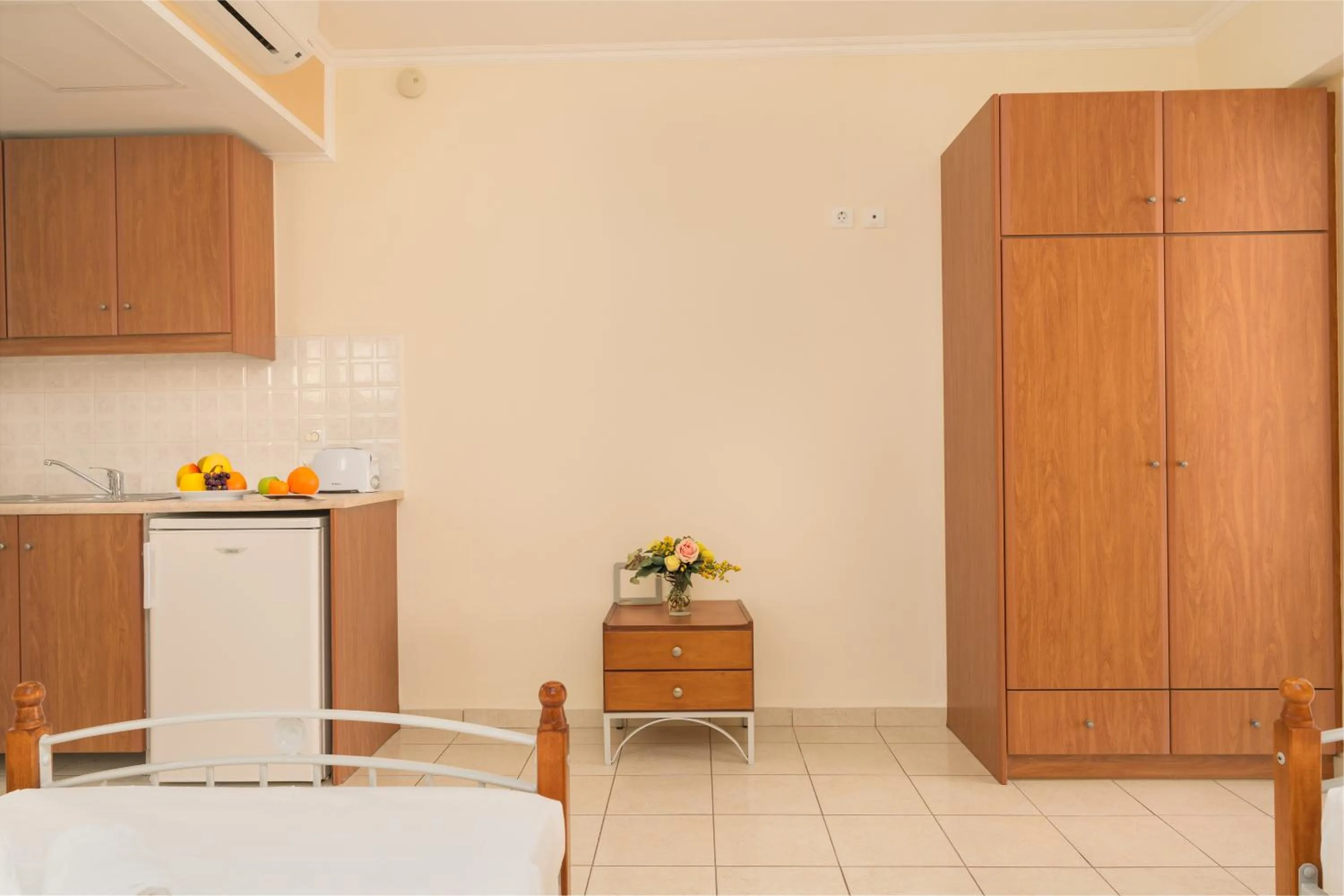 Photo of the whole room in Manousis ApartHotel