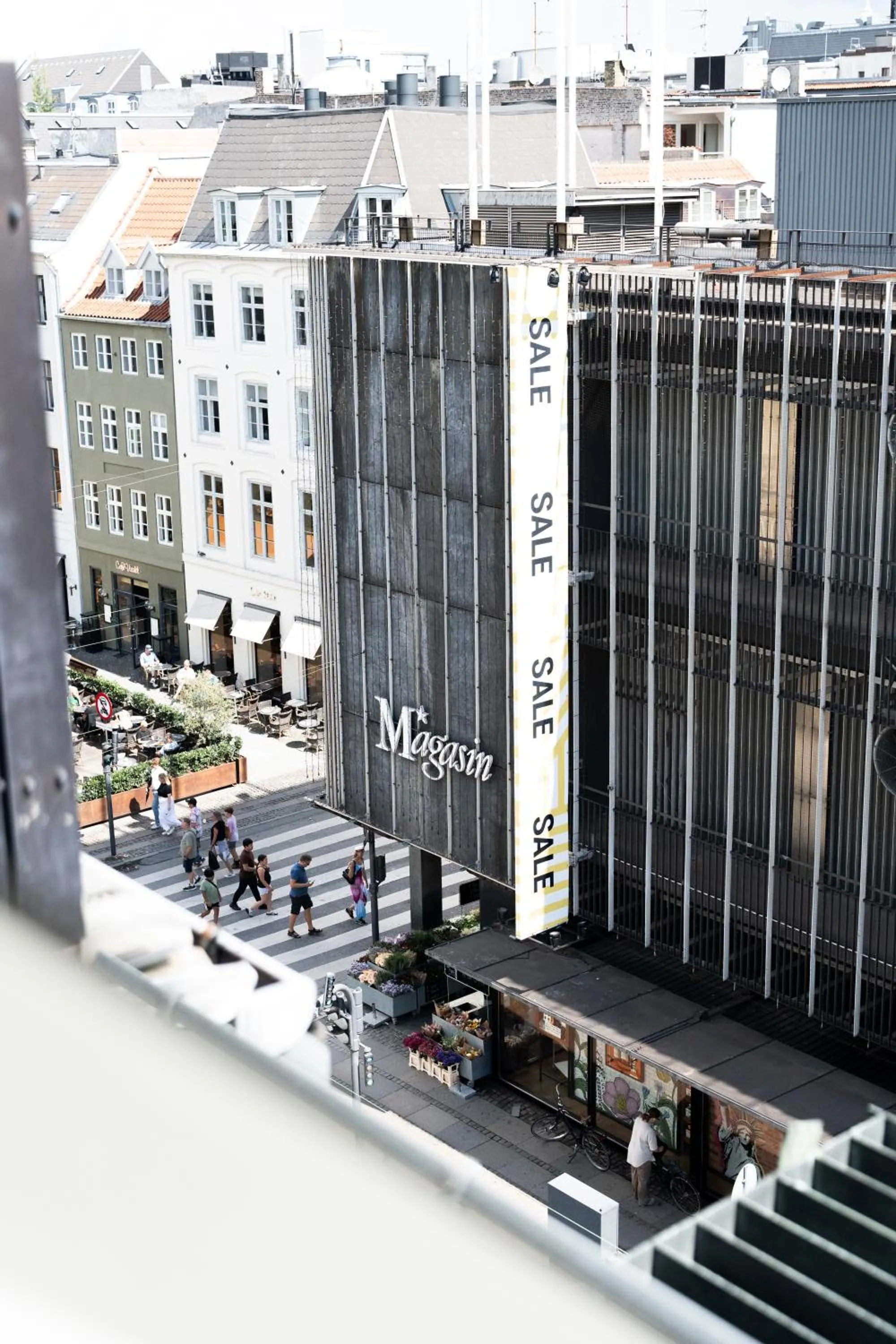 the Socialist, a Tribute Portfolio Hotel