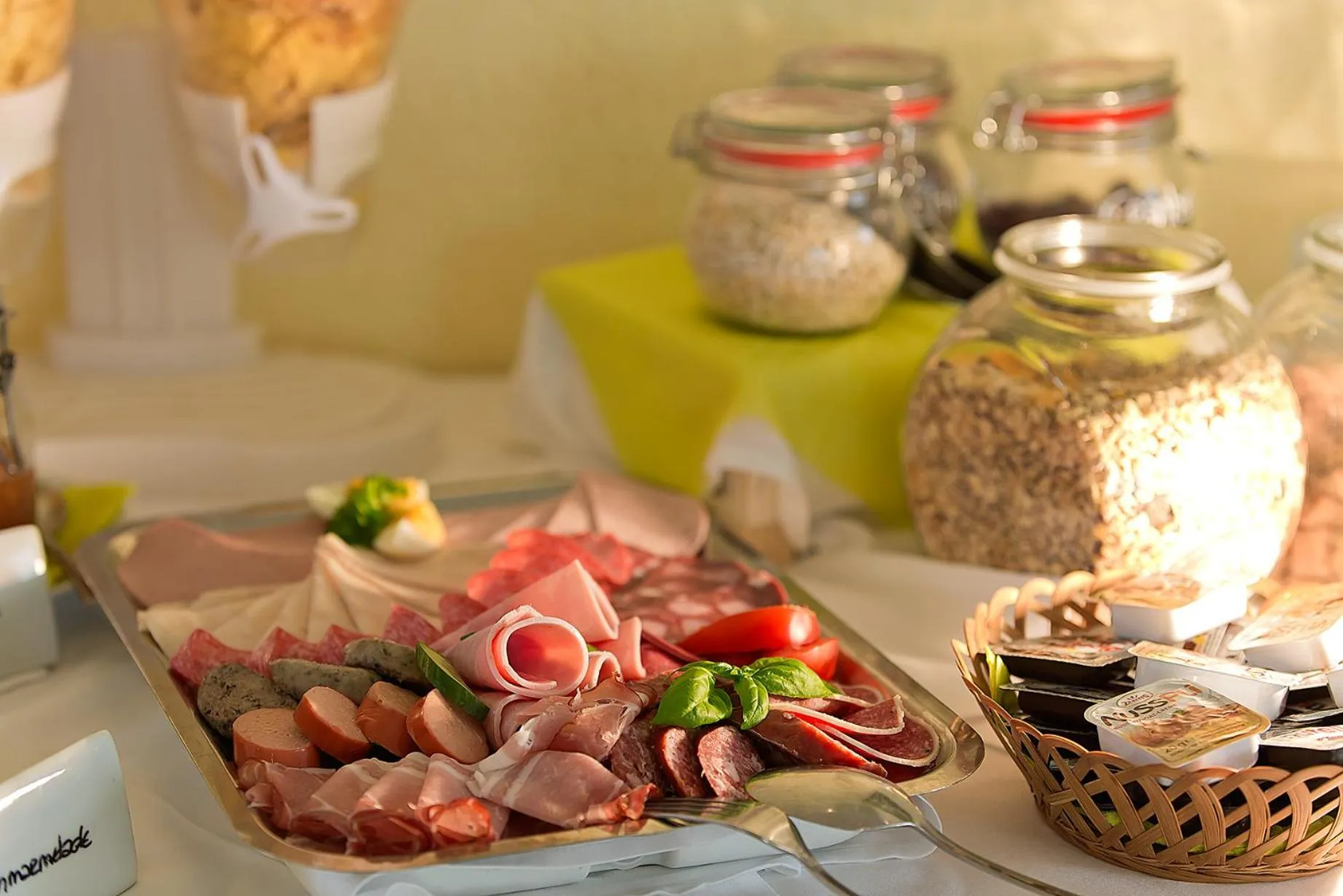 Food in Apart Hotel Gera