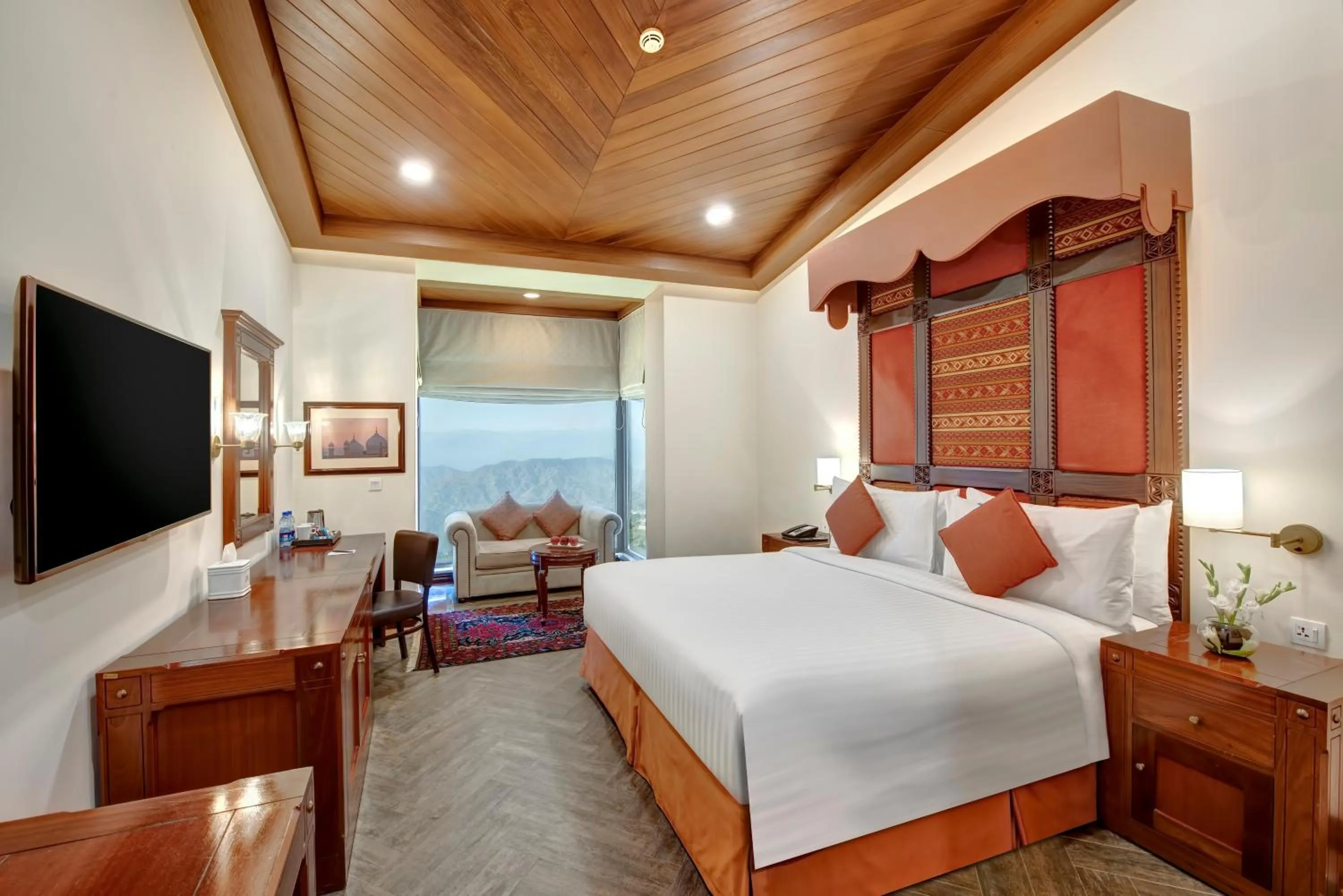 Bed in Pearl Continental Hotel Malam Jabba