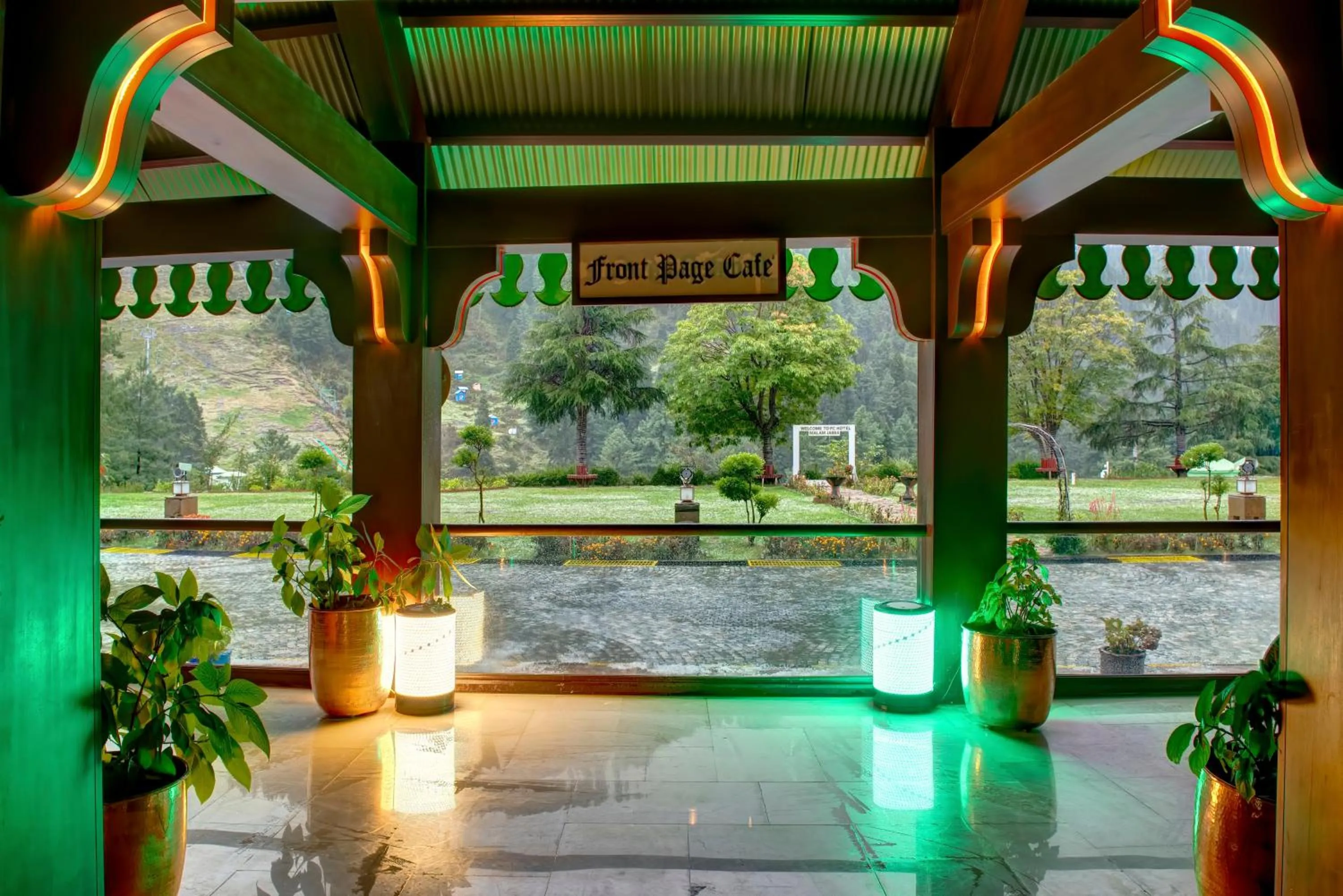 Restaurant/places to eat in Pearl Continental Hotel Malam Jabba