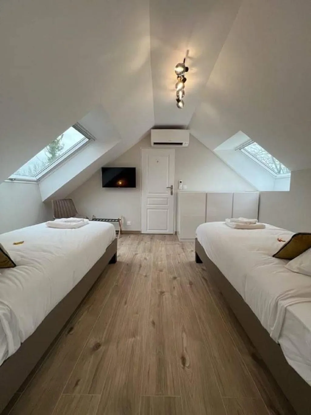 Property building, Bed in Les Etangs de la Bassée