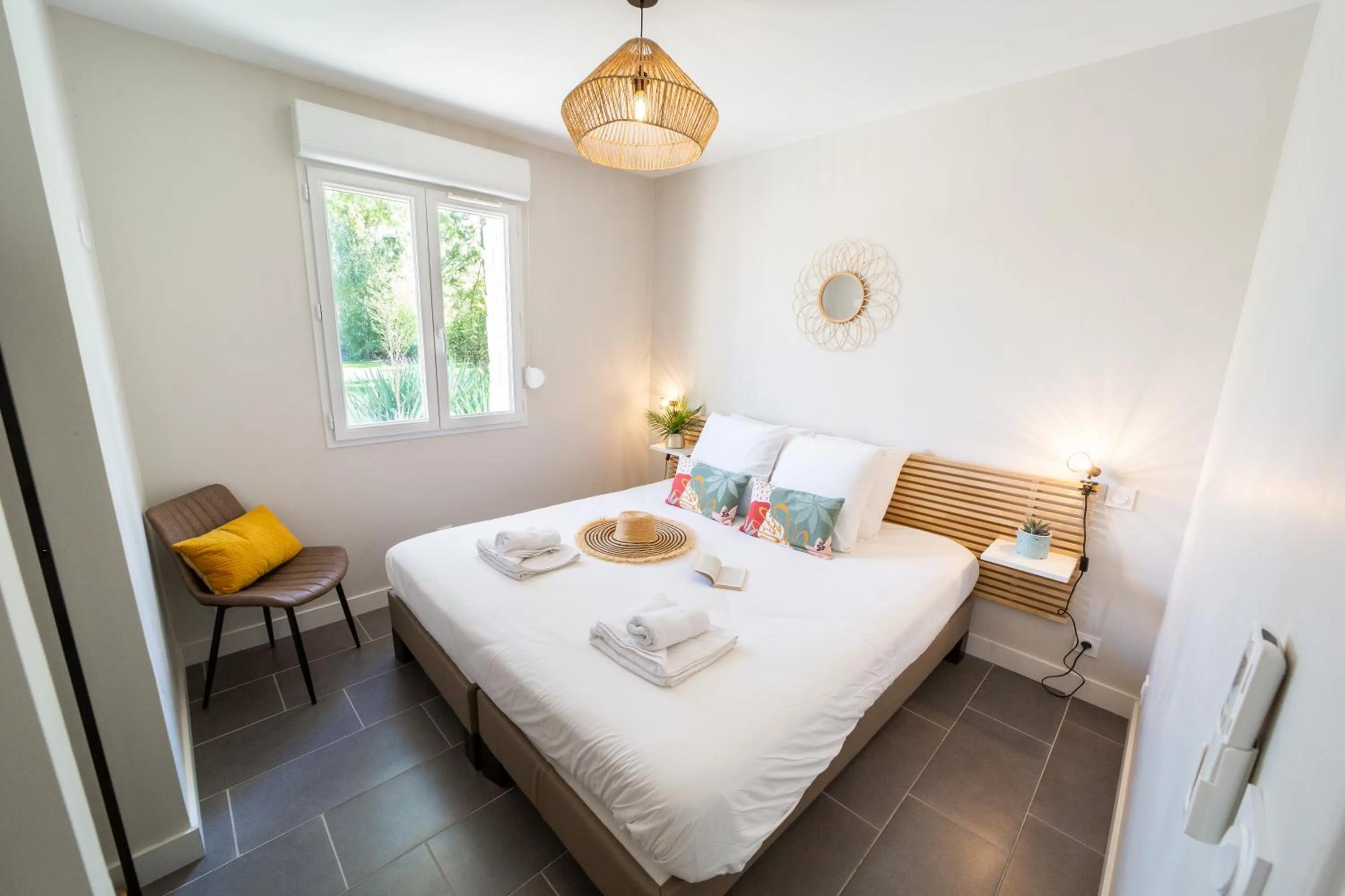 Bedroom, Bed in Les Etangs de la Bassée