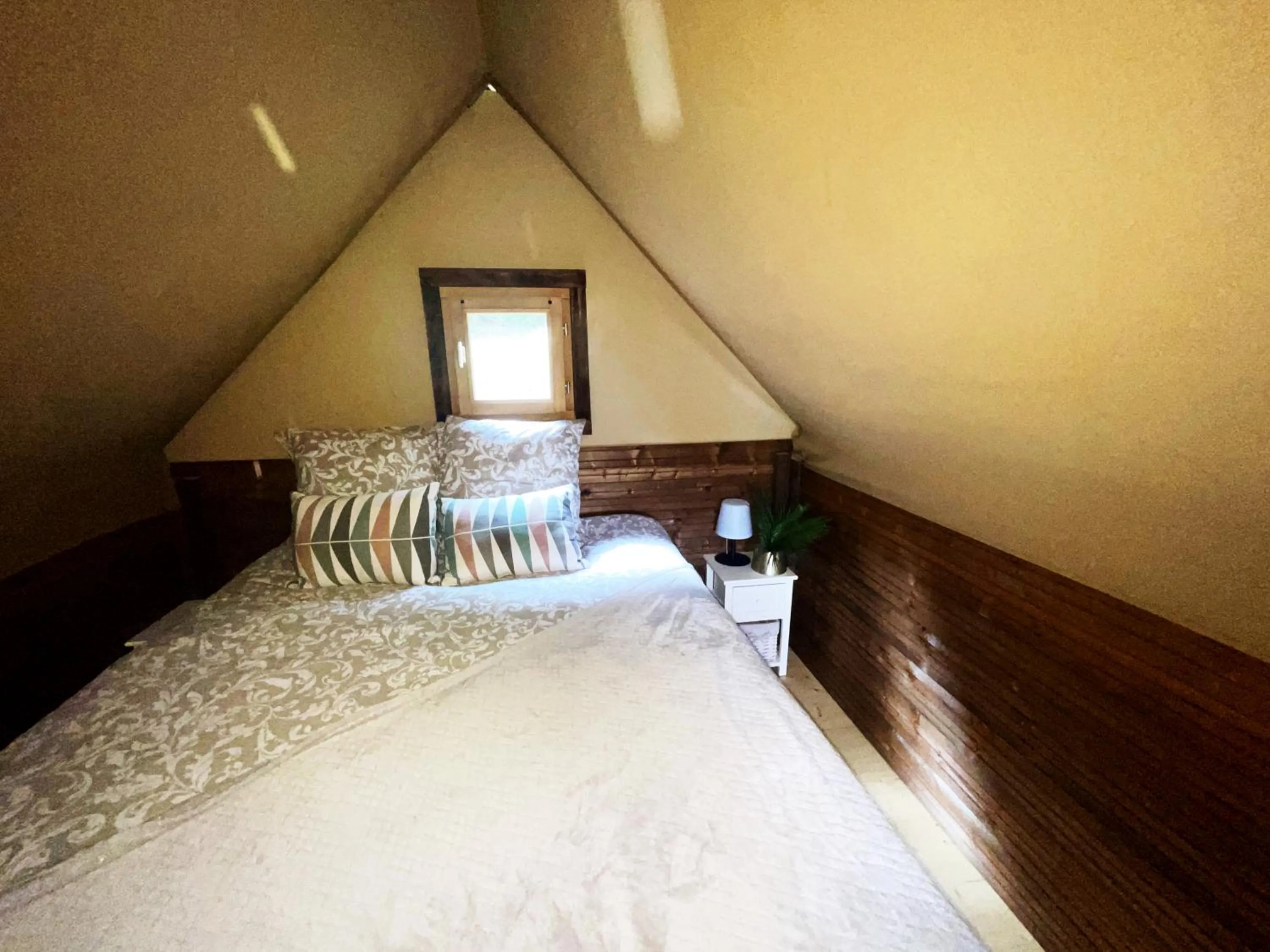 Bed in Les Etangs de la Bassée