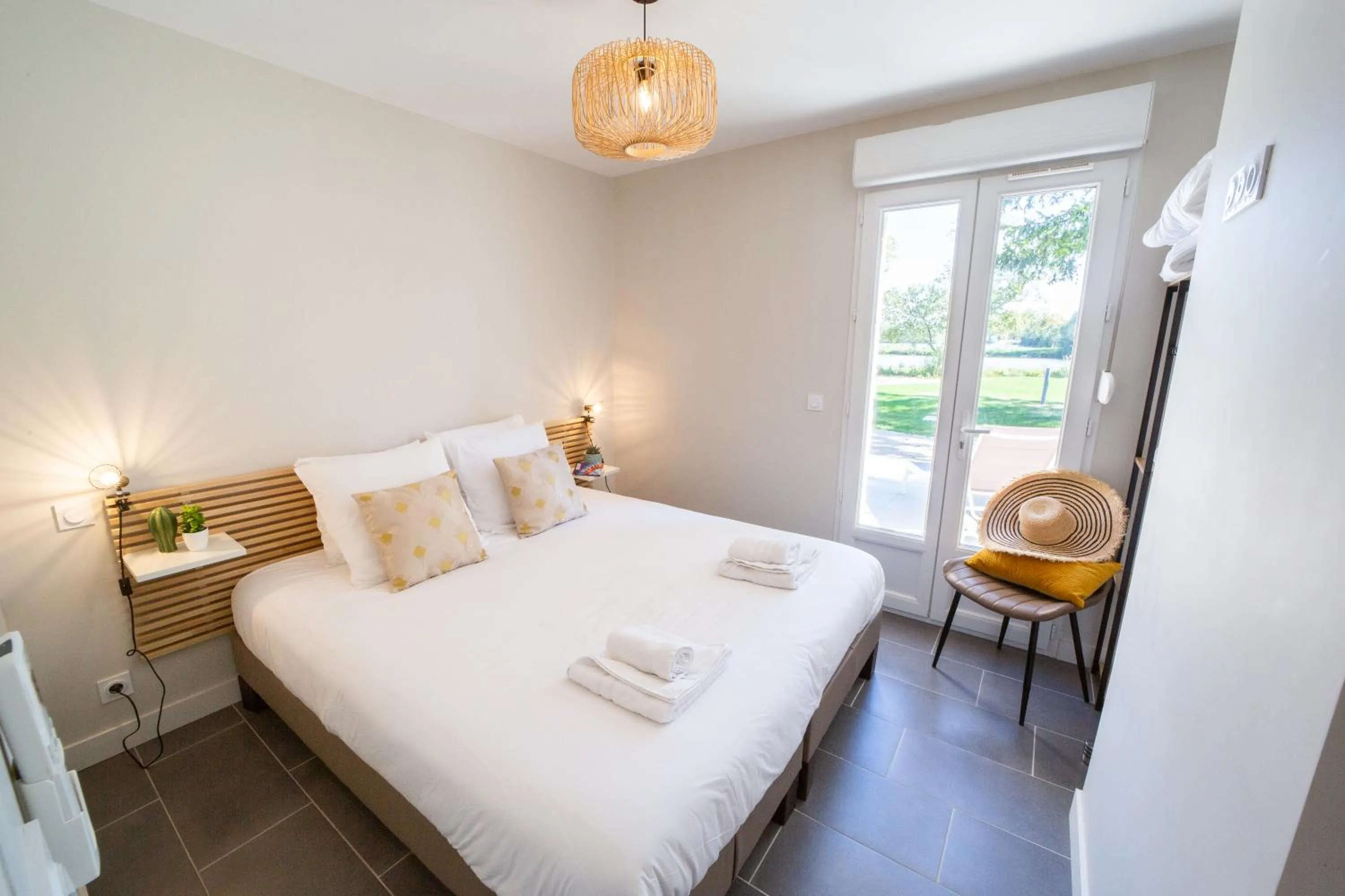 Bedroom, Bed in Les Etangs de la Bassée