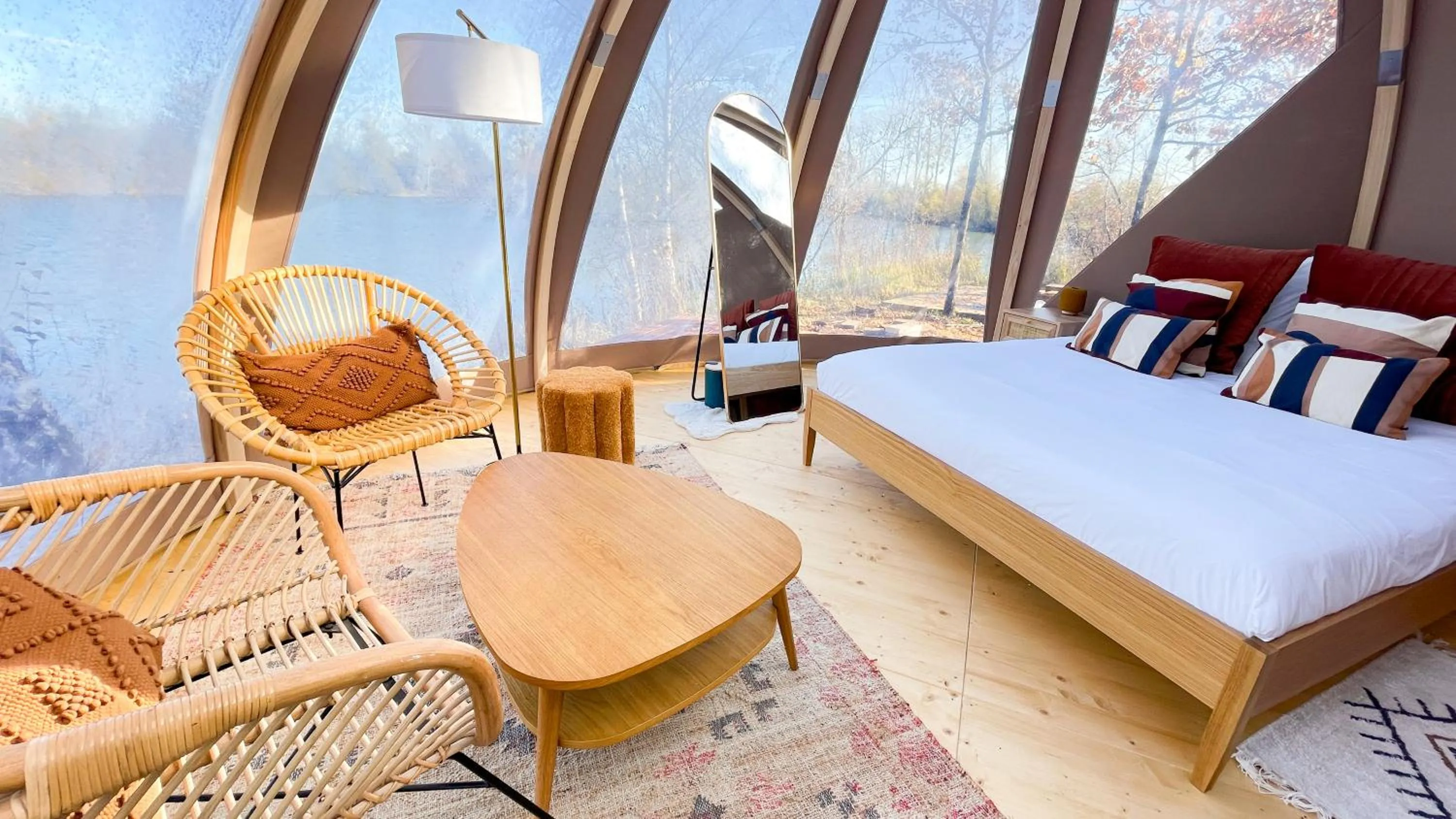 Photo of the whole room, Bed in Les Etangs de la Bassée