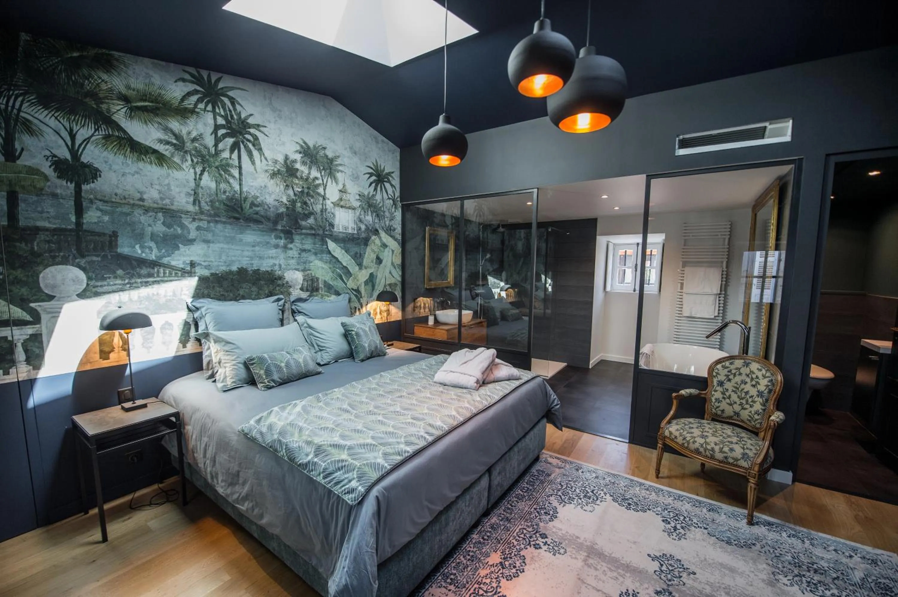 Property building, Bed in Domaine de Chalaniat