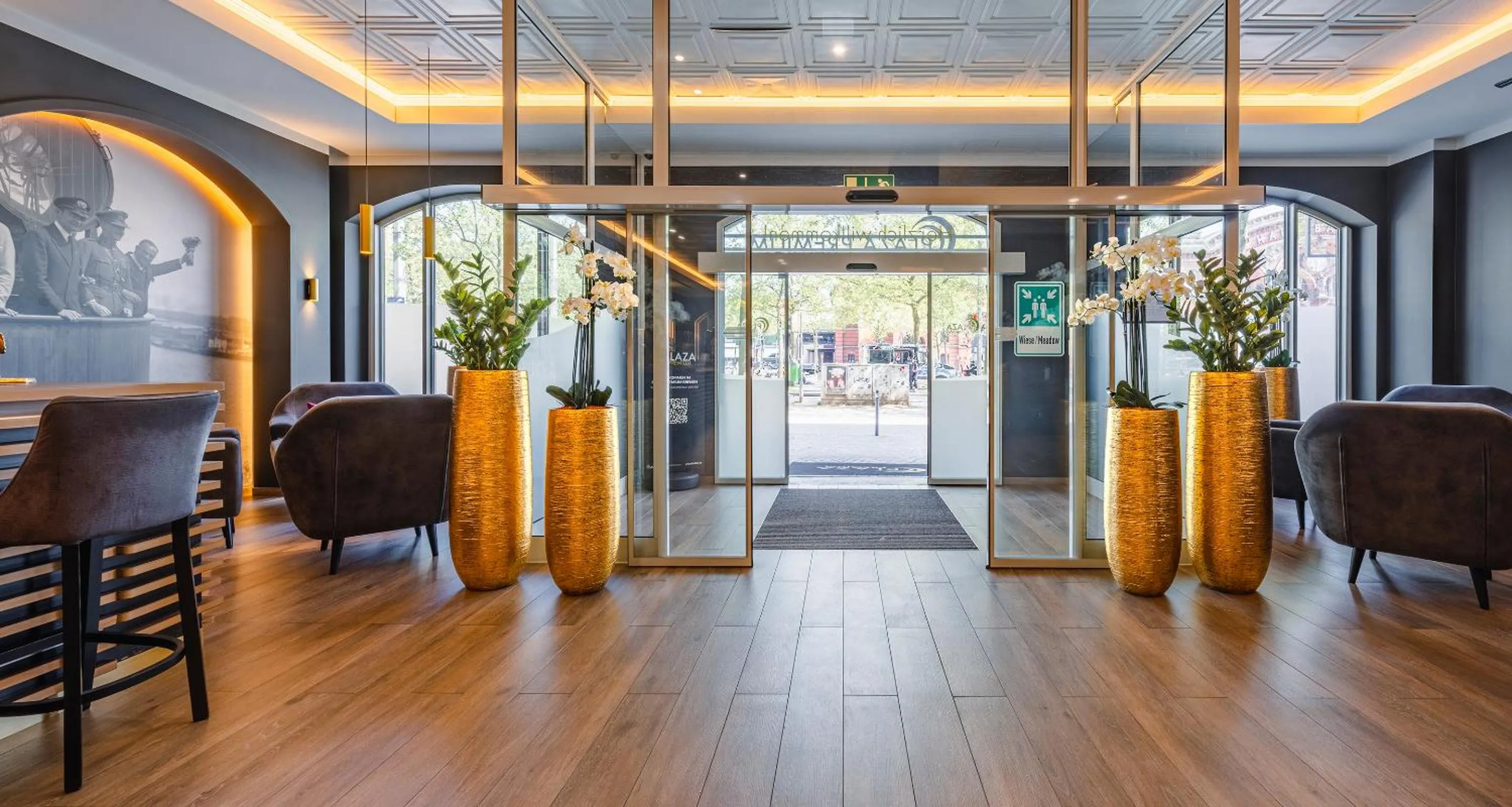 Lobby or reception in PLAZA Premium Columbus Bremen