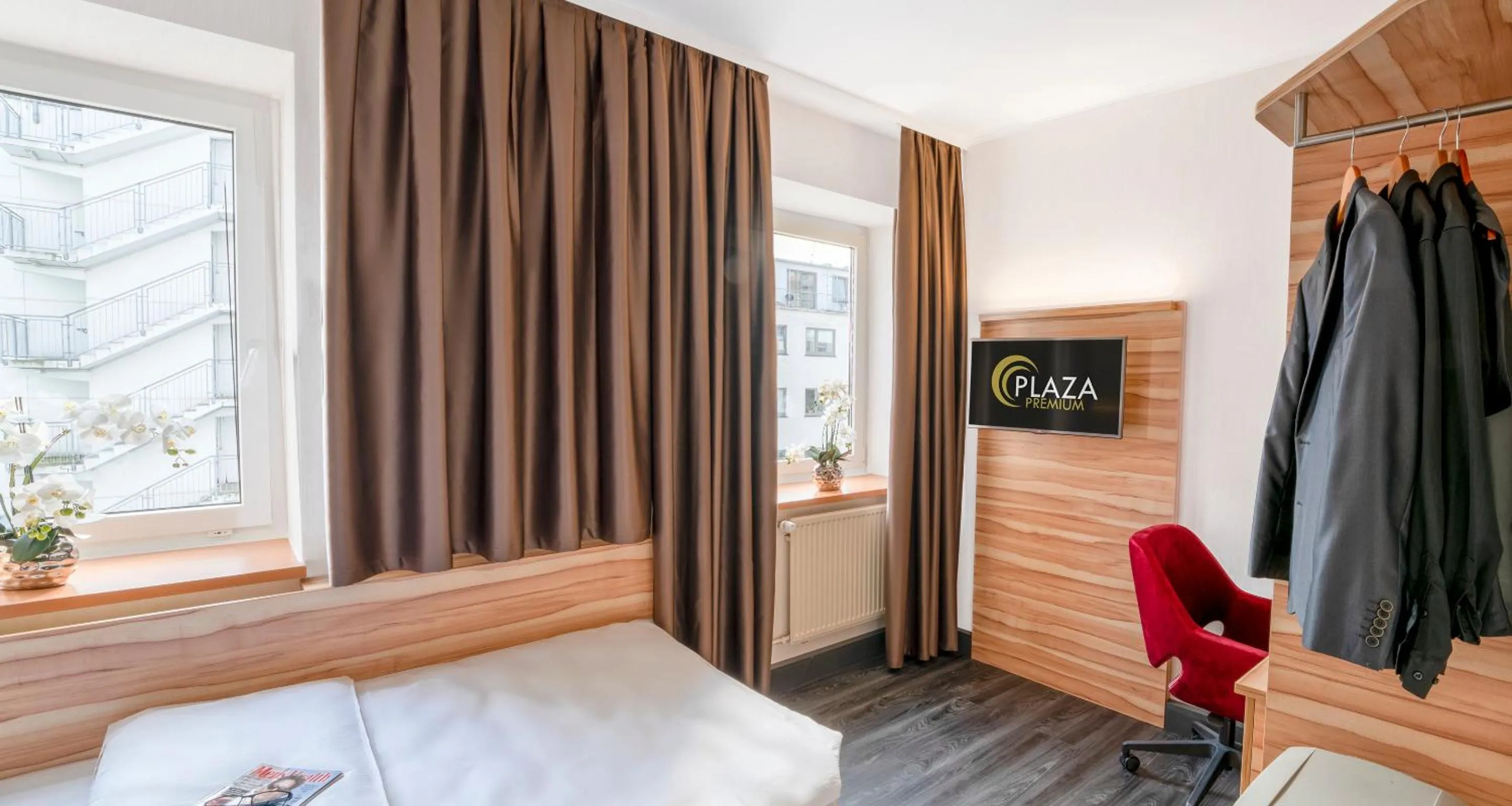 Bedroom, Bed in PLAZA Premium Columbus Bremen