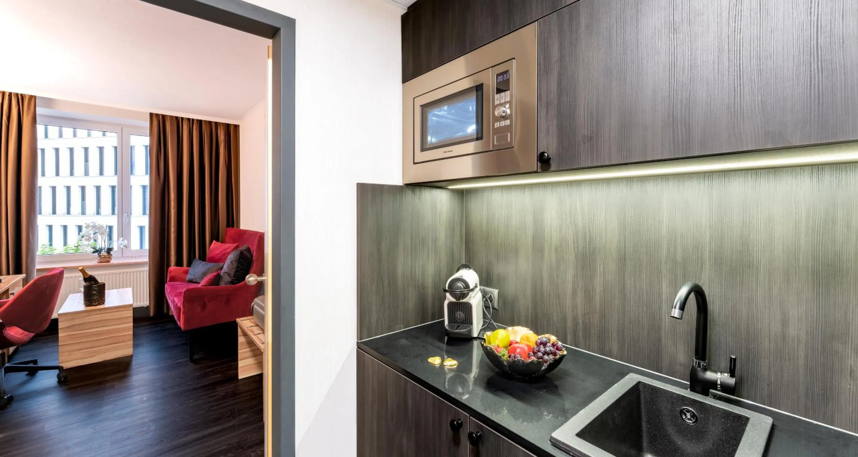 Kitchen or kitchenette in PLAZA Premium Columbus Bremen