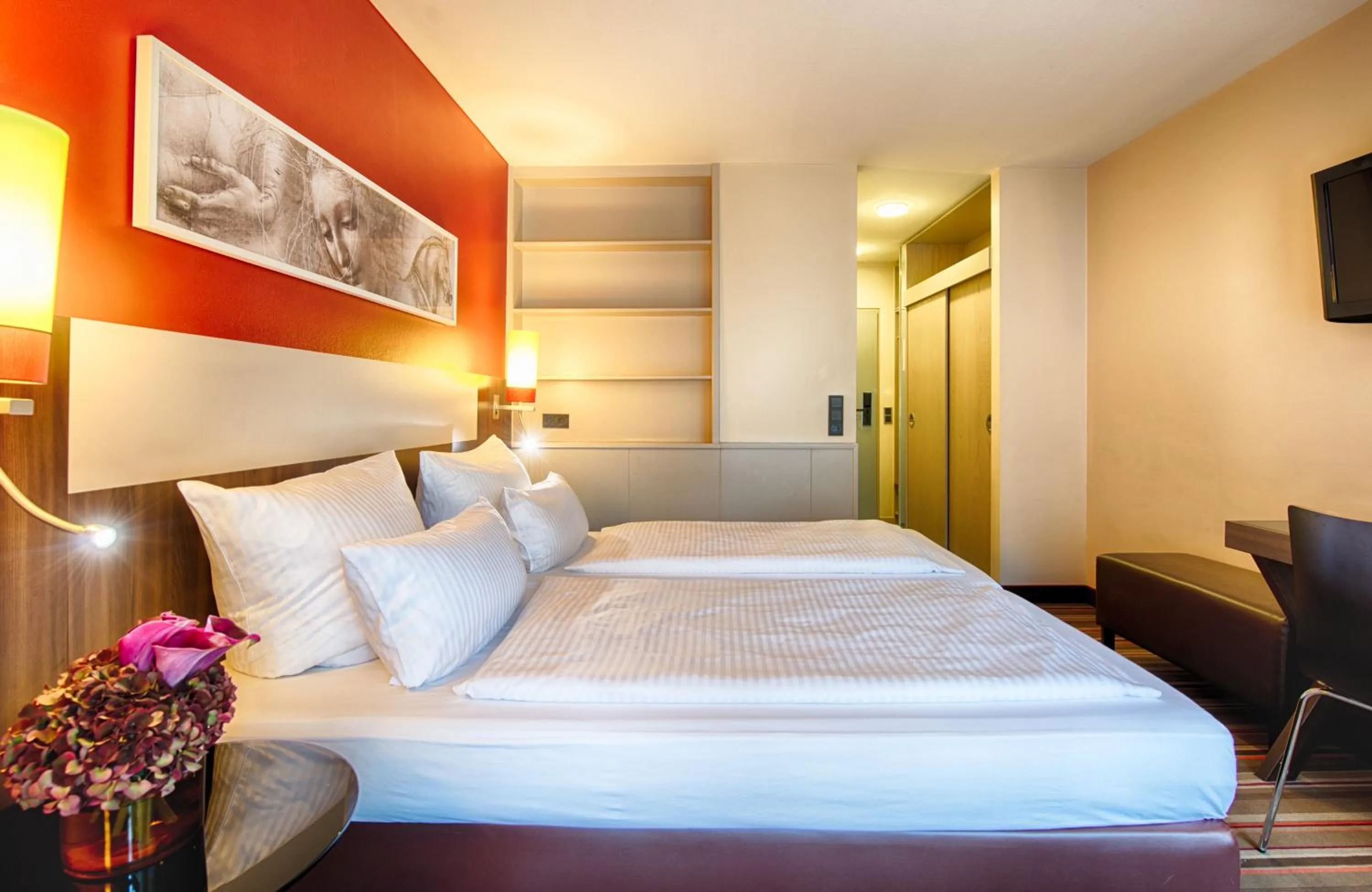 Bedroom, Bed in Leonardo Hotel München City West