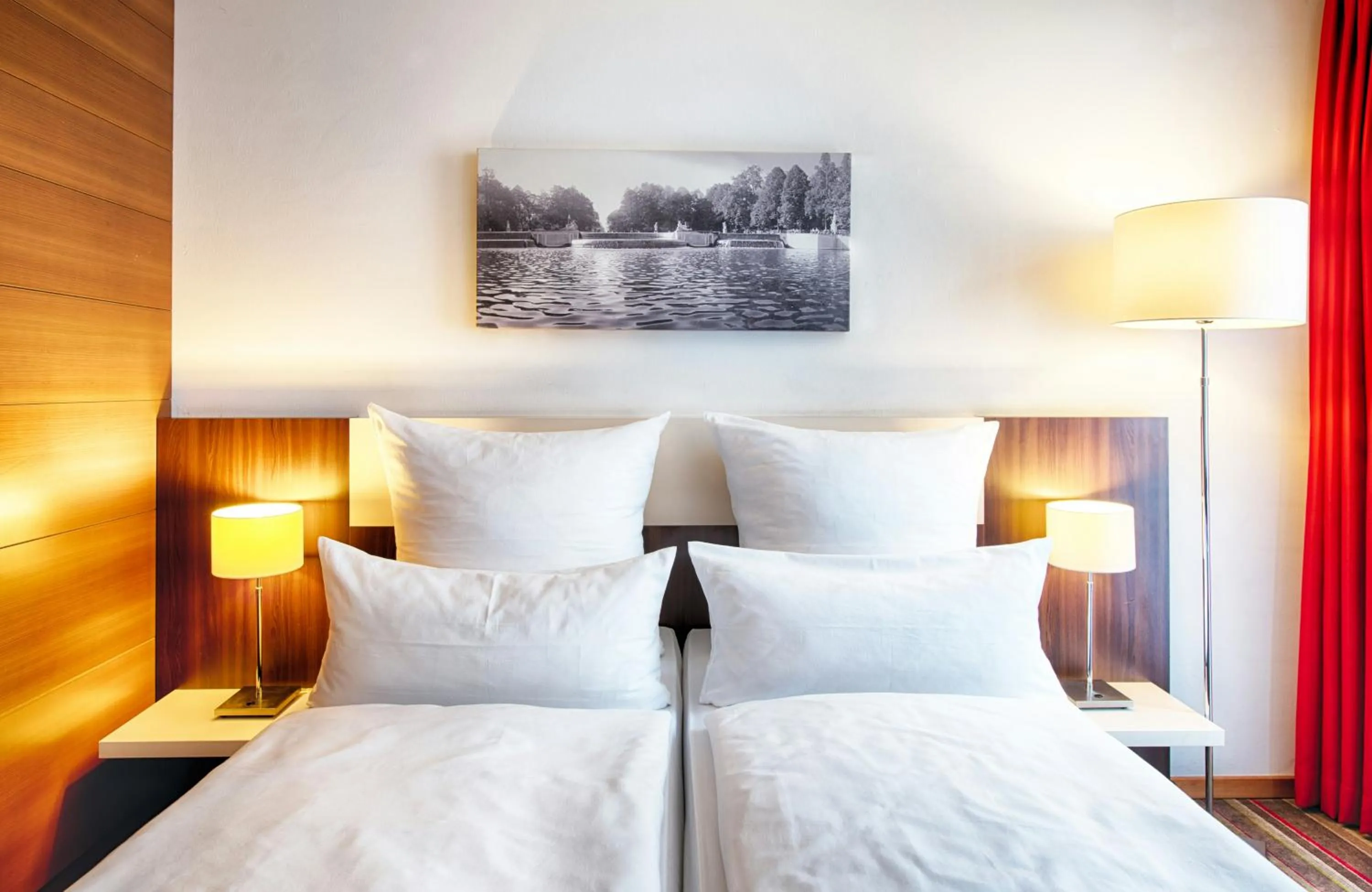 Photo of the whole room, Bed in Leonardo Hotel München City West