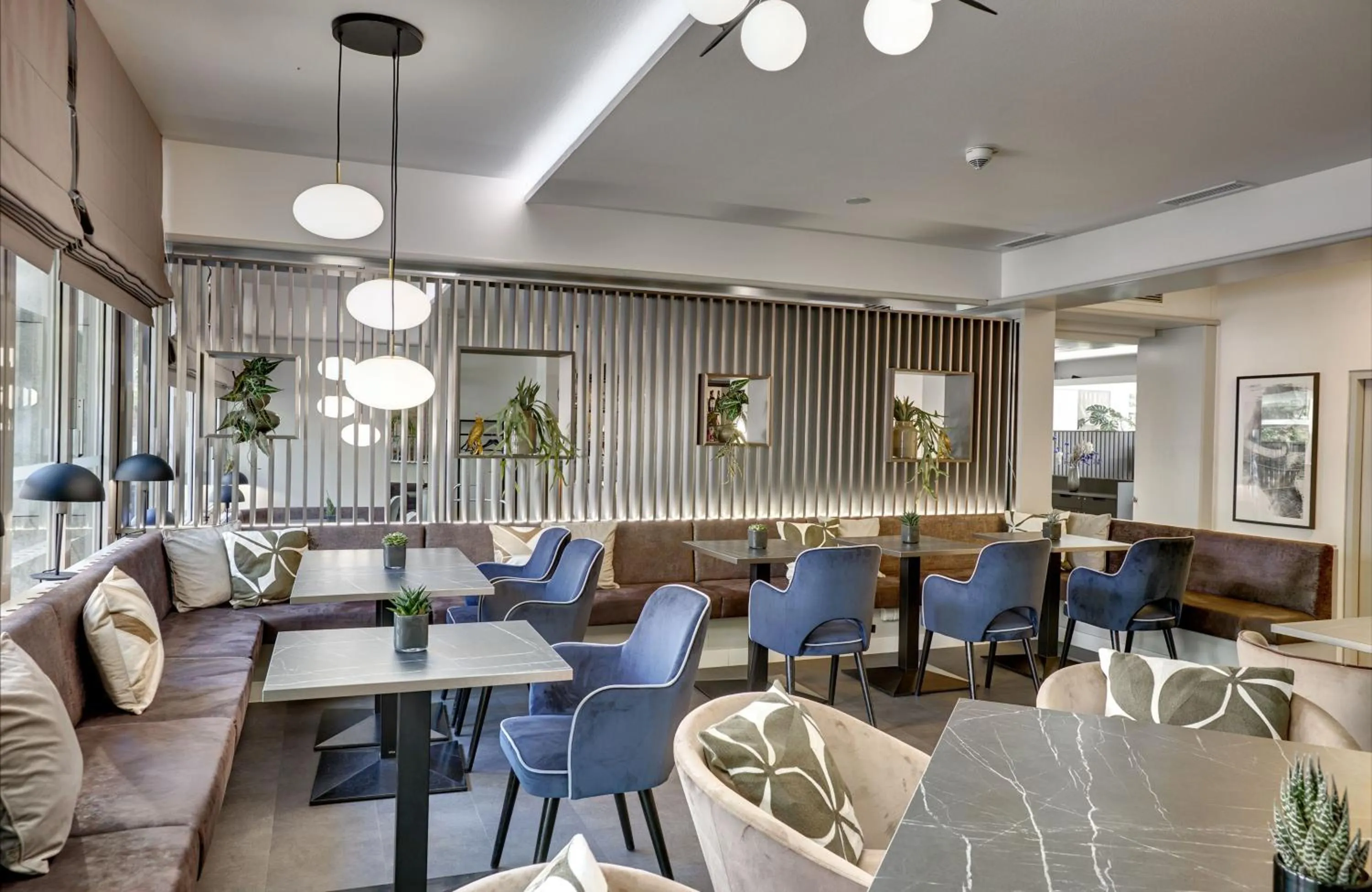 Restaurant/places to eat in Leonardo Hotel München City West