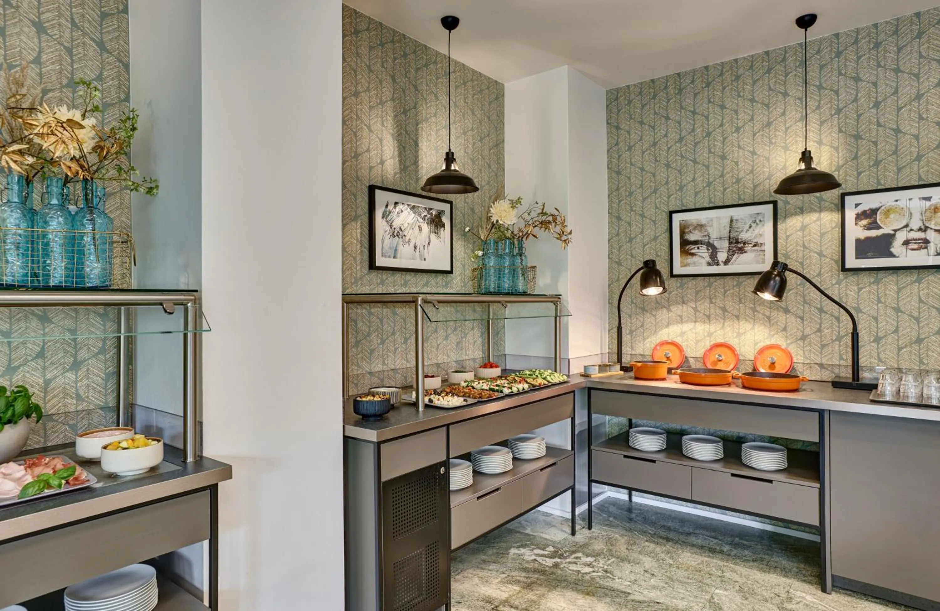 Buffet breakfast in Leonardo Hotel München City West