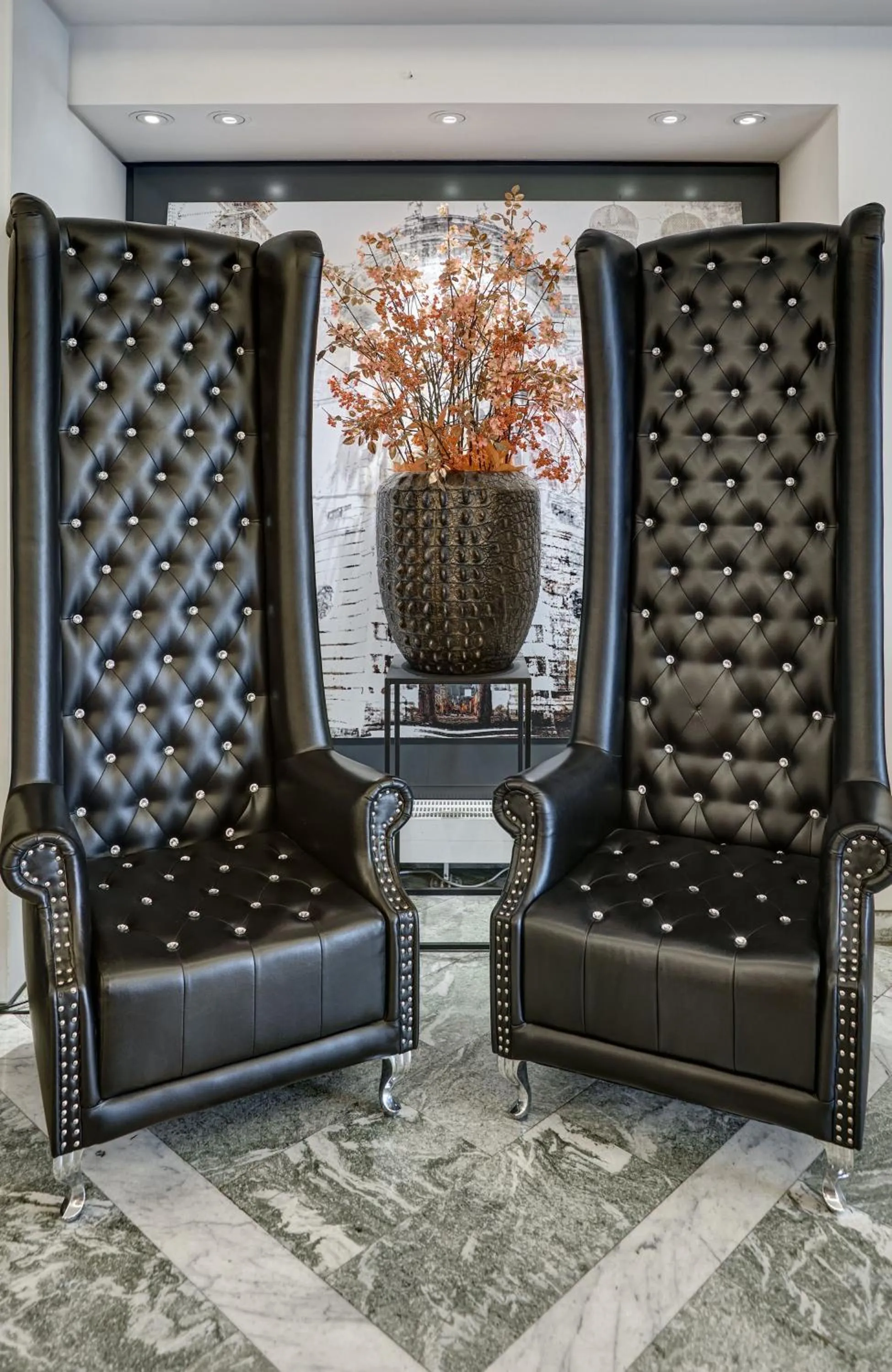 Lobby or reception in Leonardo Hotel München City West