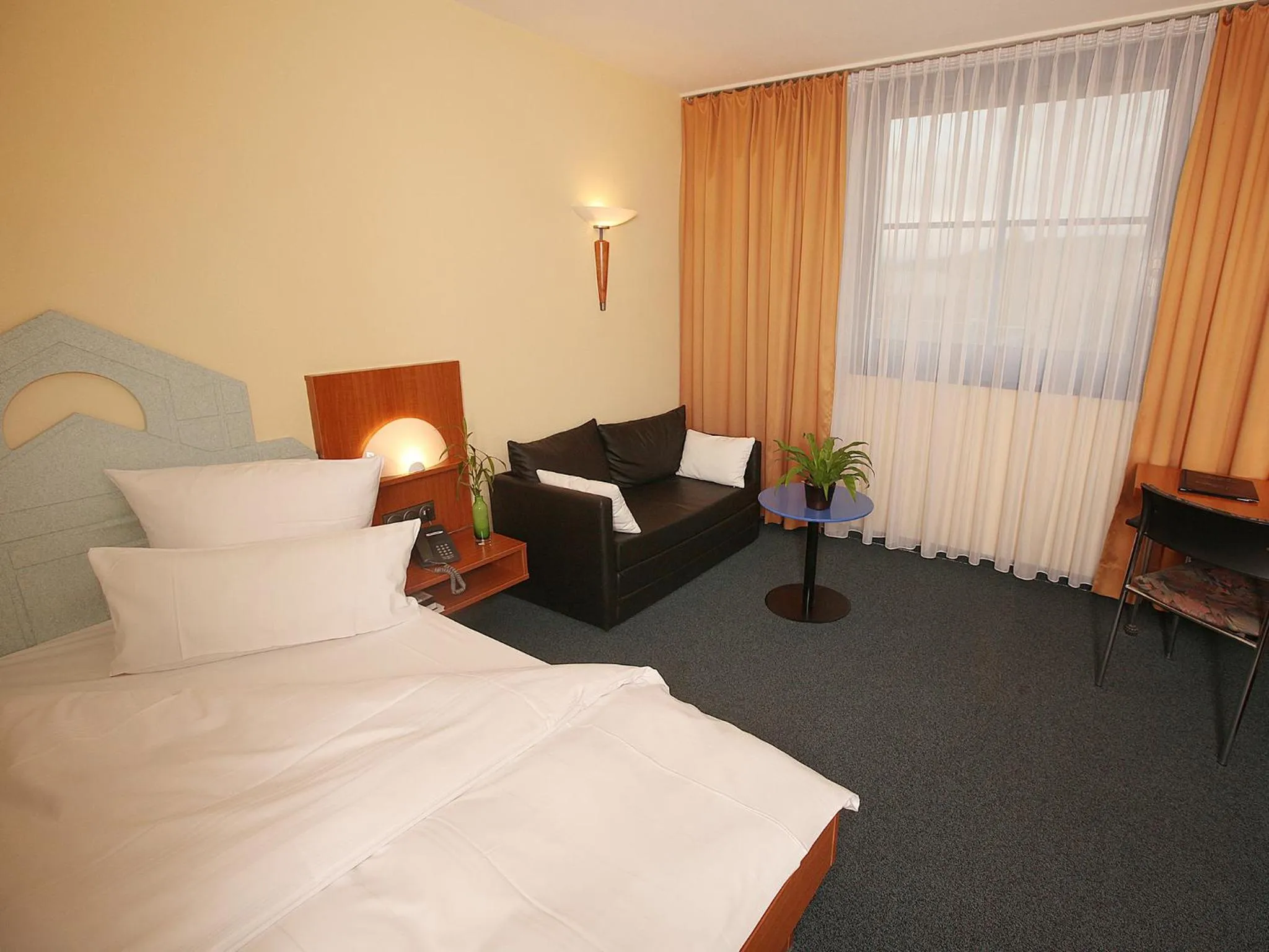 Photo of the whole room, Bed in Transmar Travel Hotel