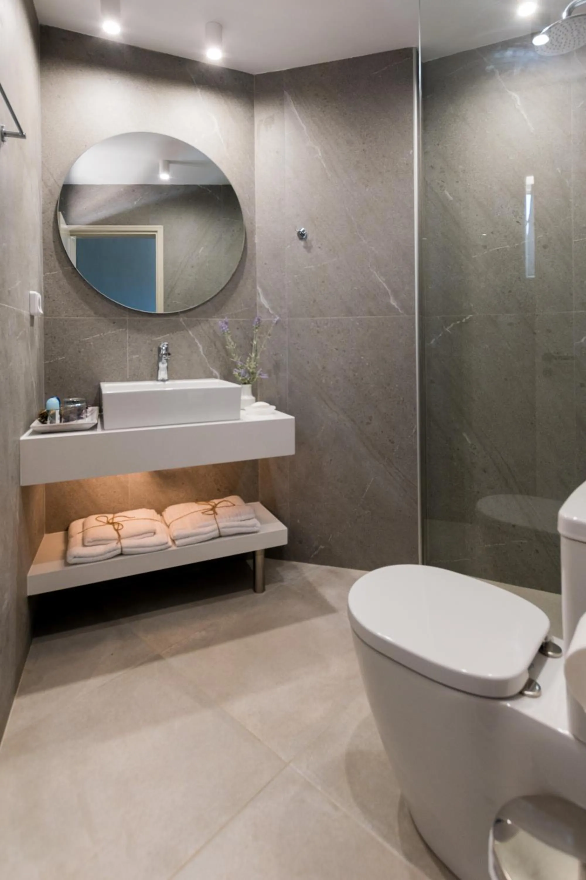 Bathroom in Dedalos Hotel