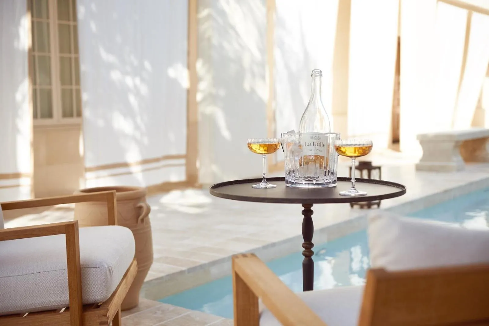 Restaurant/places to eat in Cara Hotel