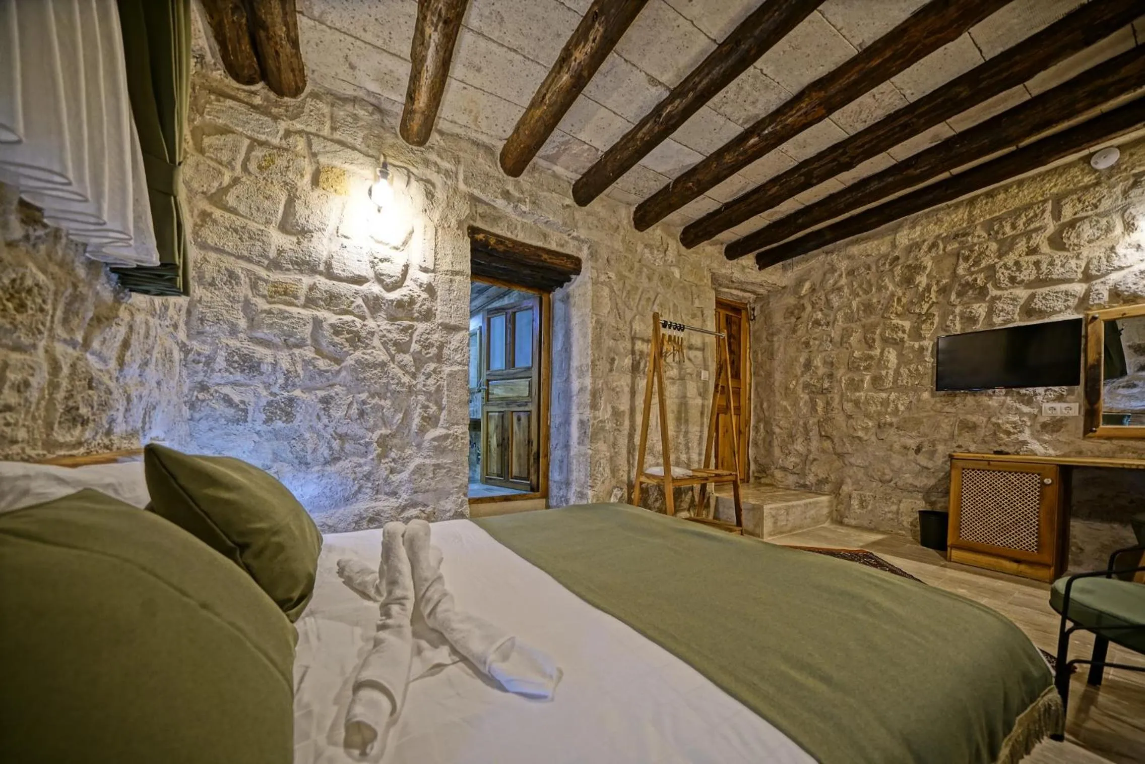 Bedroom, Bed in Vigneron Cave Hotel