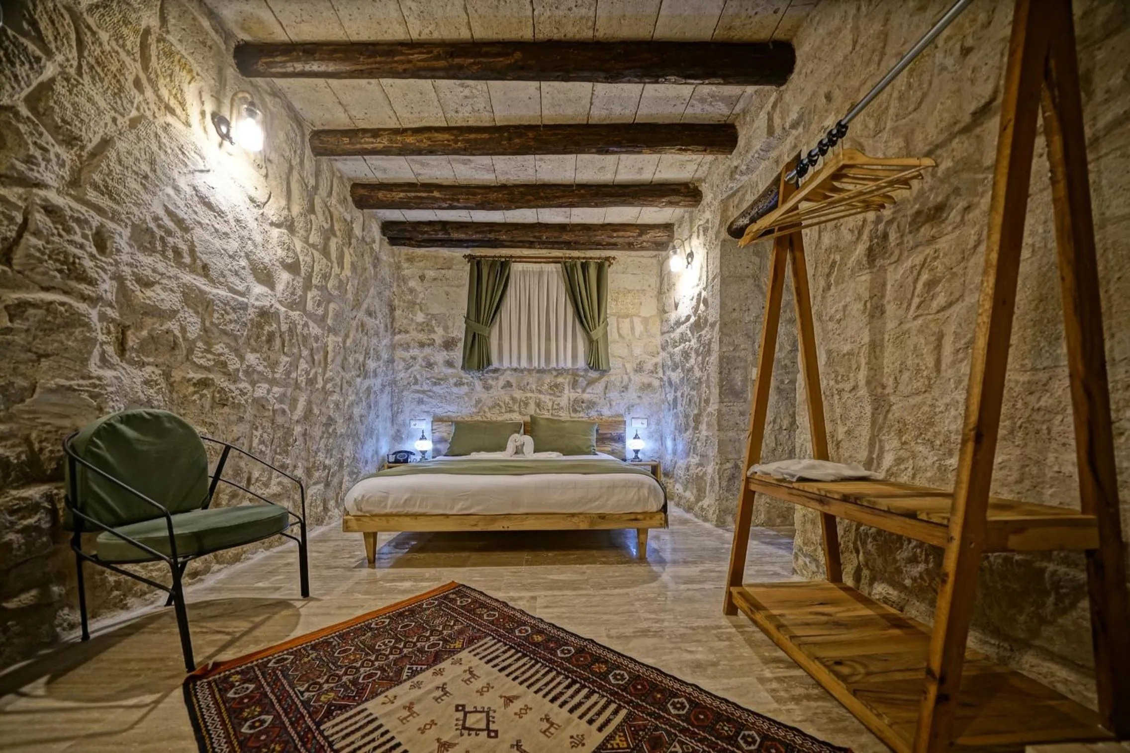 Bedroom, Bed in Vigneron Cave Hotel