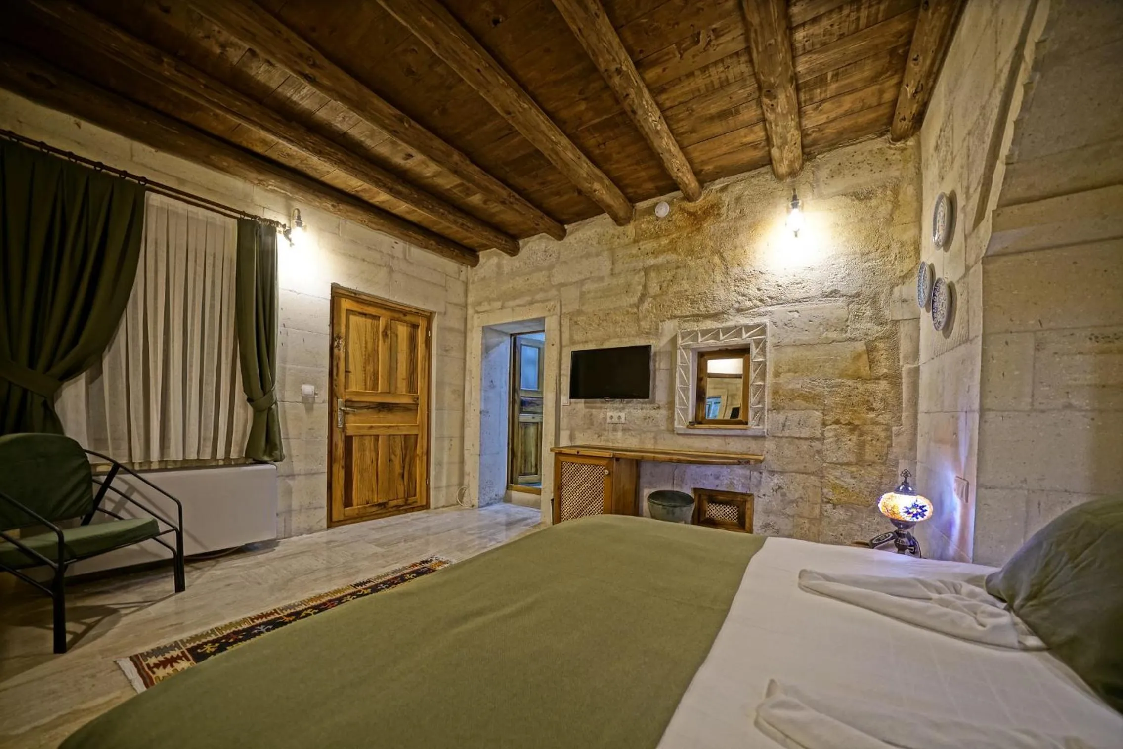 Bedroom, Bed in Vigneron Cave Hotel
