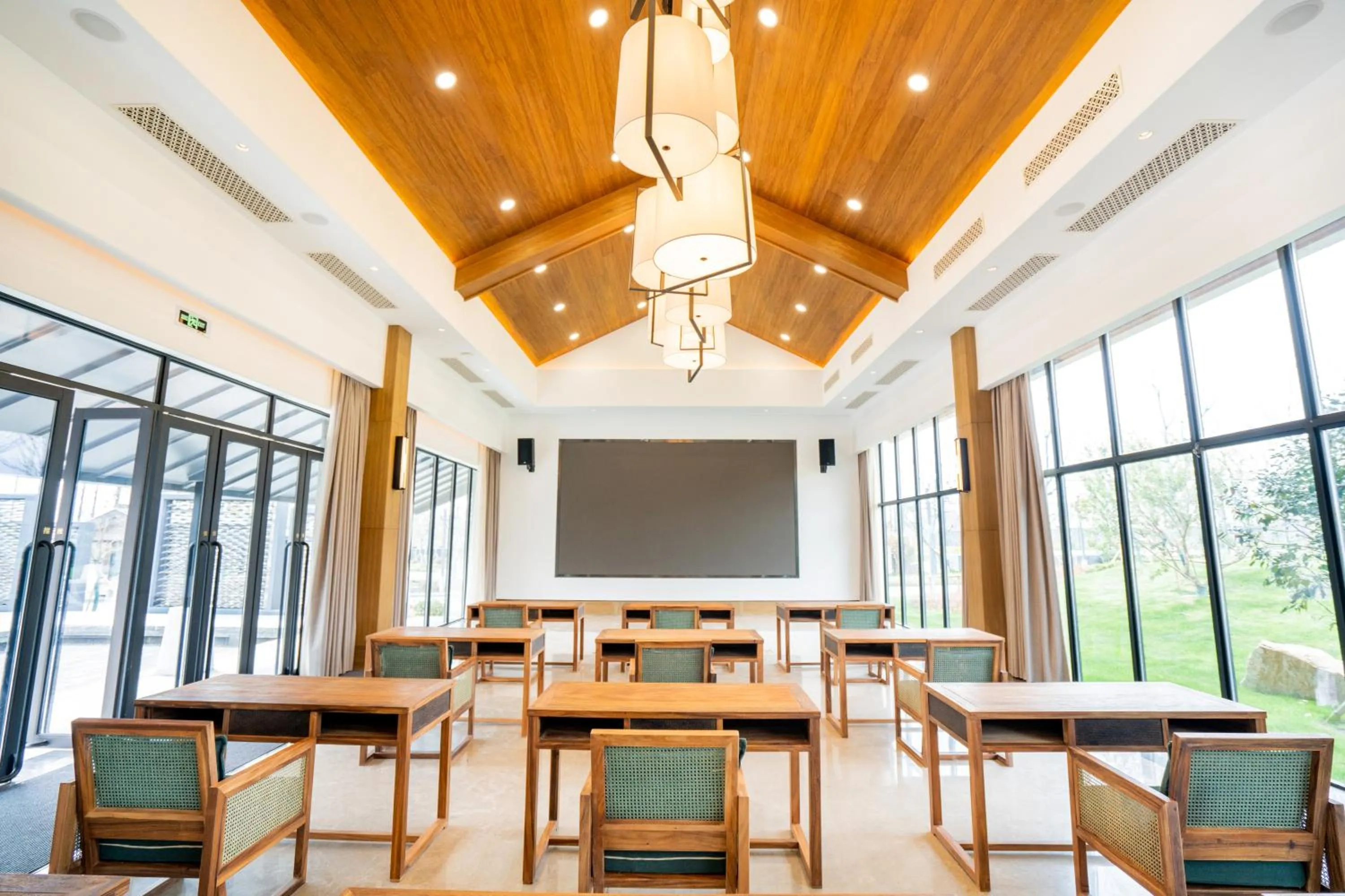 Meeting/conference room in Platinum Shengyuan Hotel