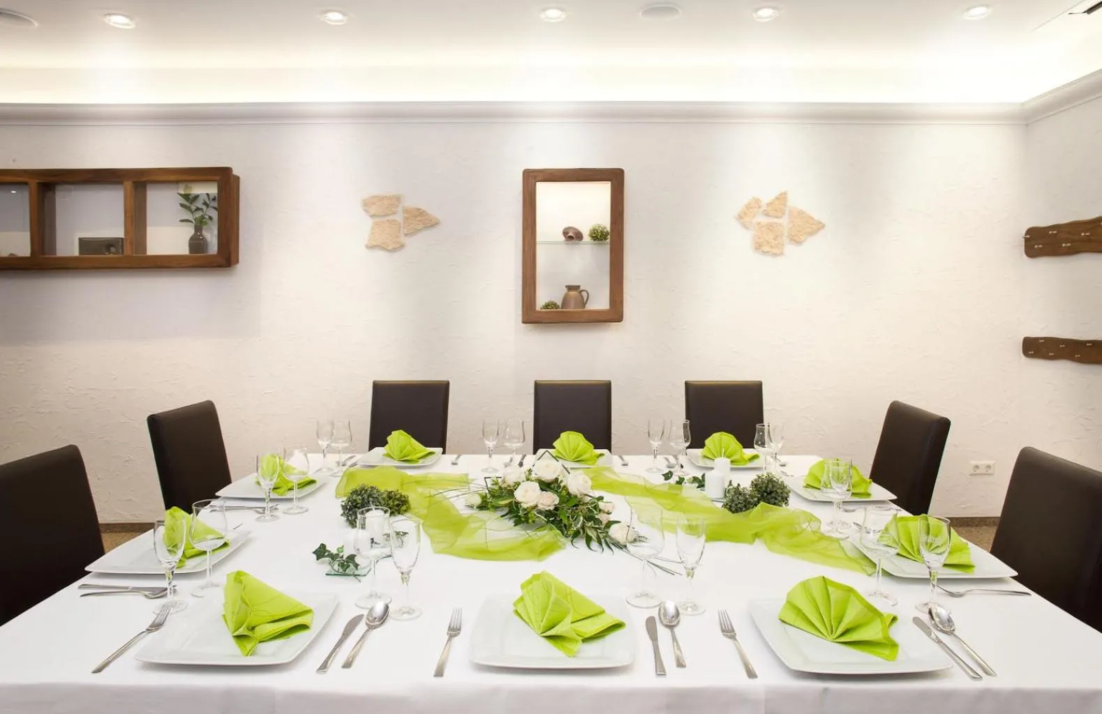 Restaurant/places to eat in Hotel-Pension Am Schwanenteich