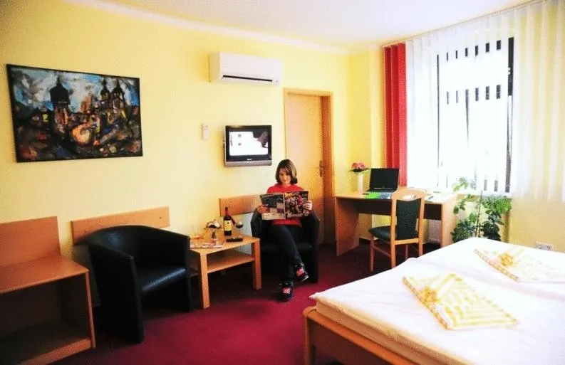 Bed in Hotel-Pension Am Schwanenteich