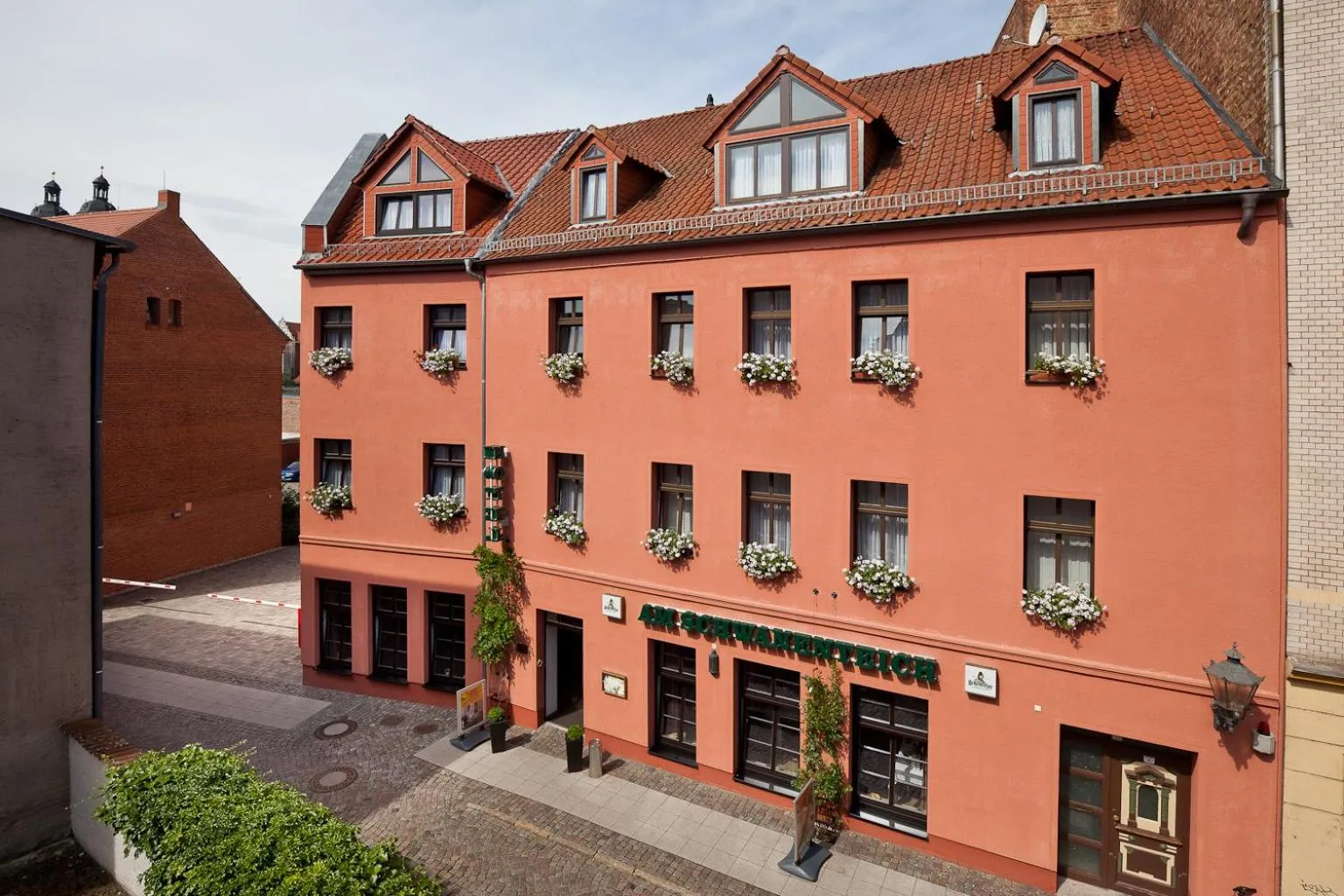Property building in Hotel-Pension Am Schwanenteich