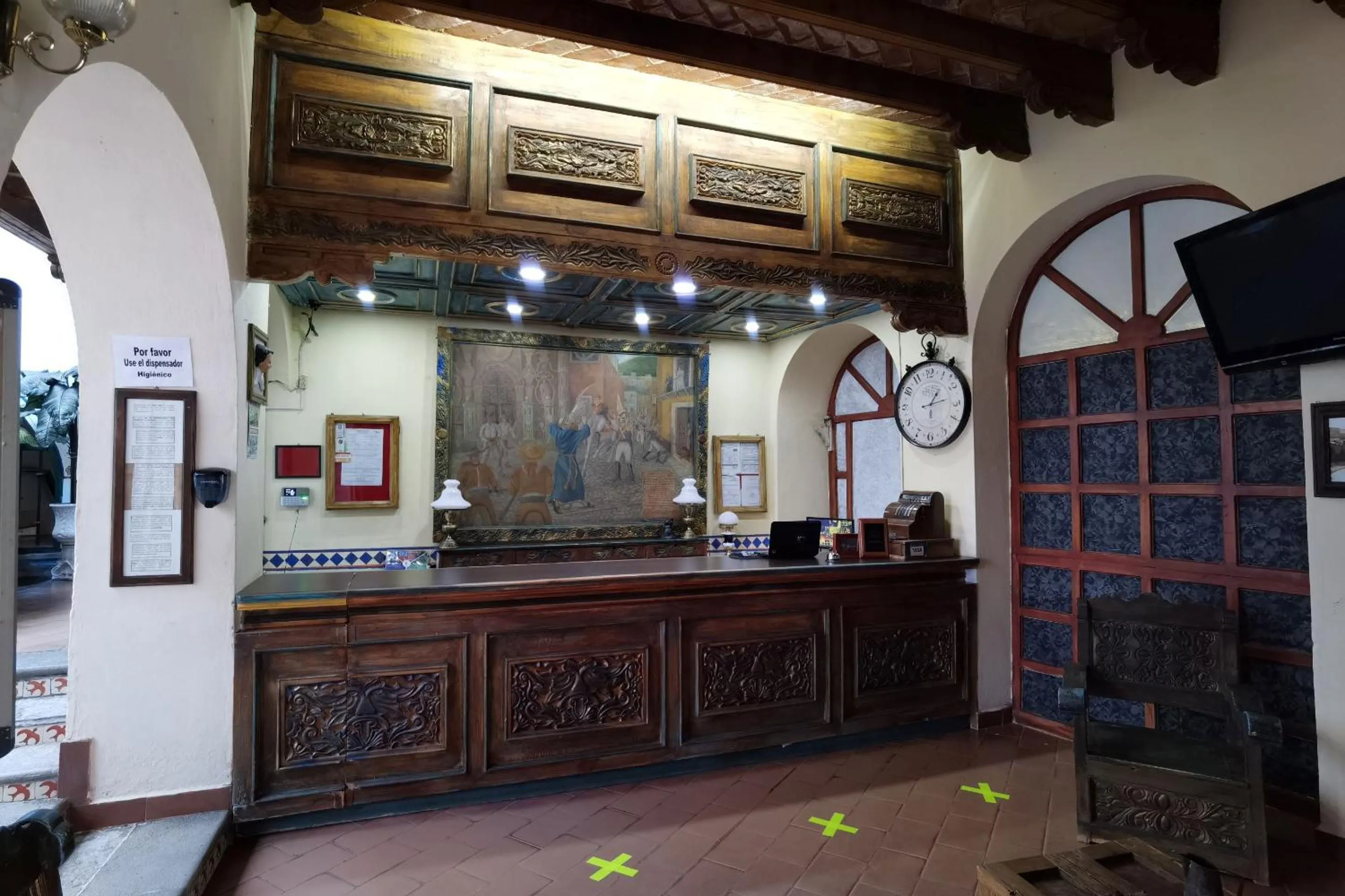 Lobby or reception in CAPITAL O Meson De La Fragua