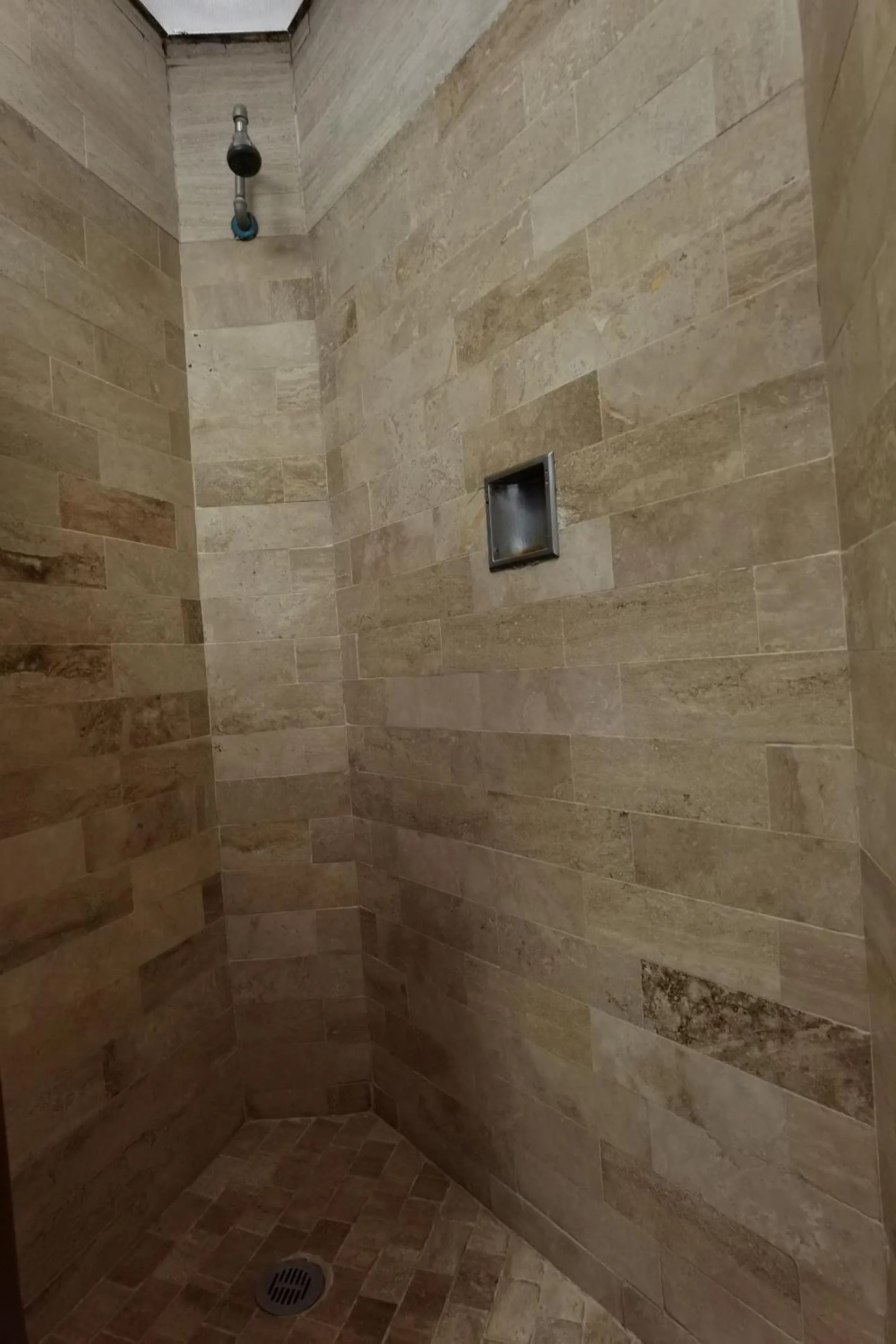 Bathroom in CAPITAL O Meson De La Fragua