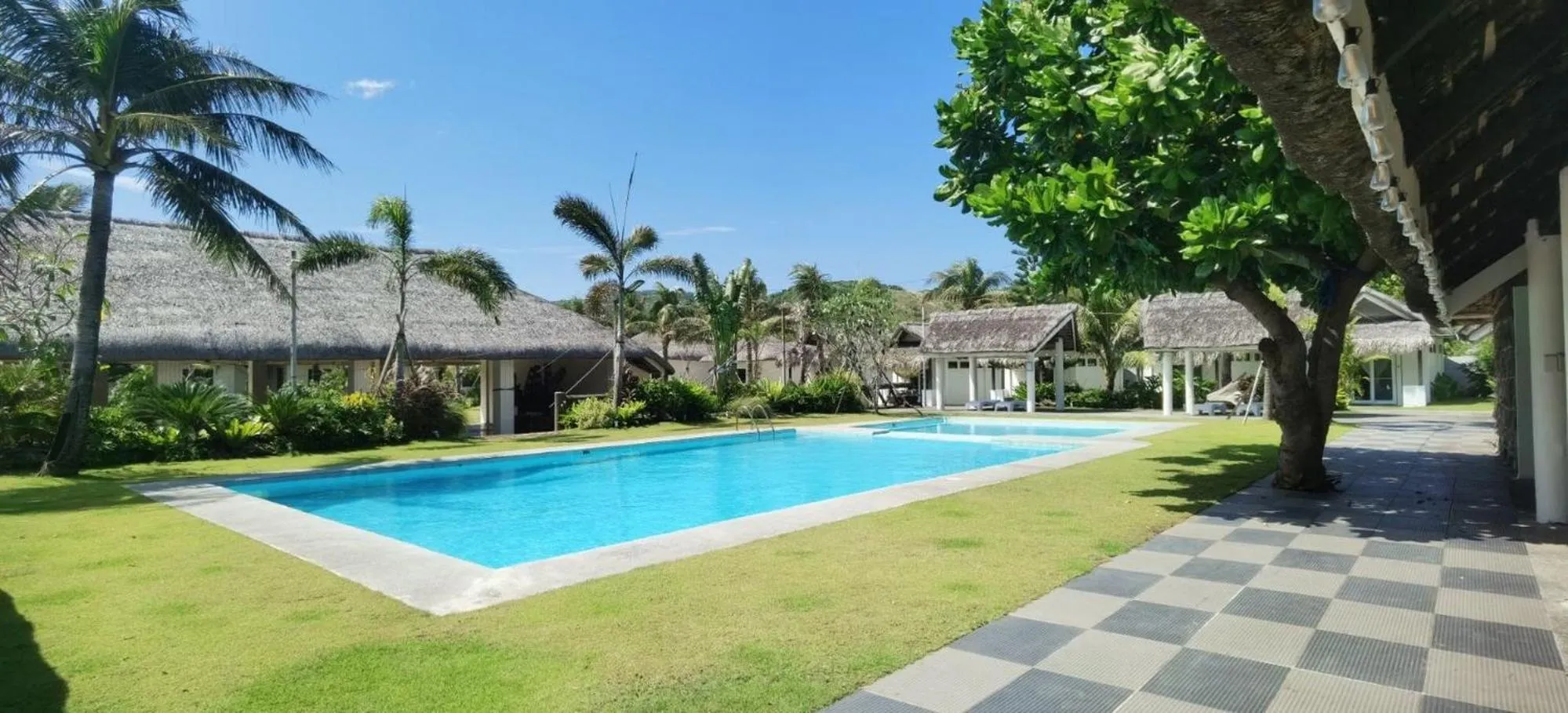 Swimming pool in Ikani Surf Resort