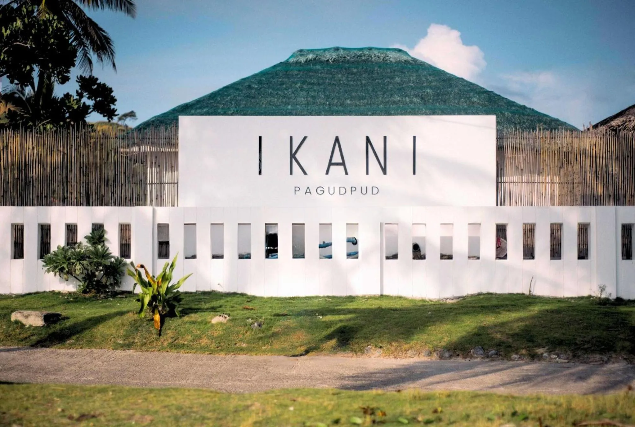 Property building in Ikani Surf Resort